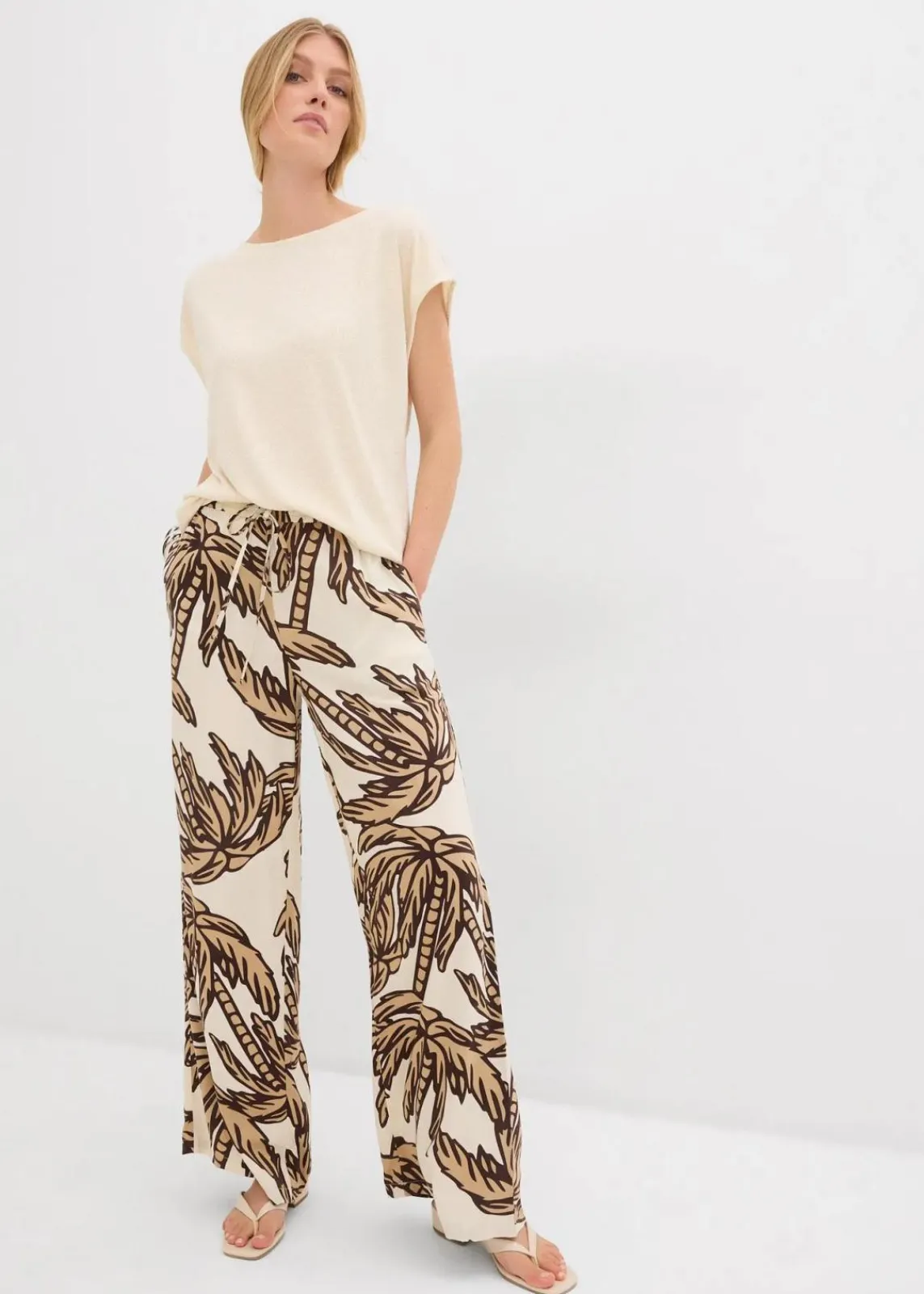 bonprix Bekleidung·Kleider|Hosen^Marlenehose aus fließender Viskose natur/dunkelbraun/new beige floral