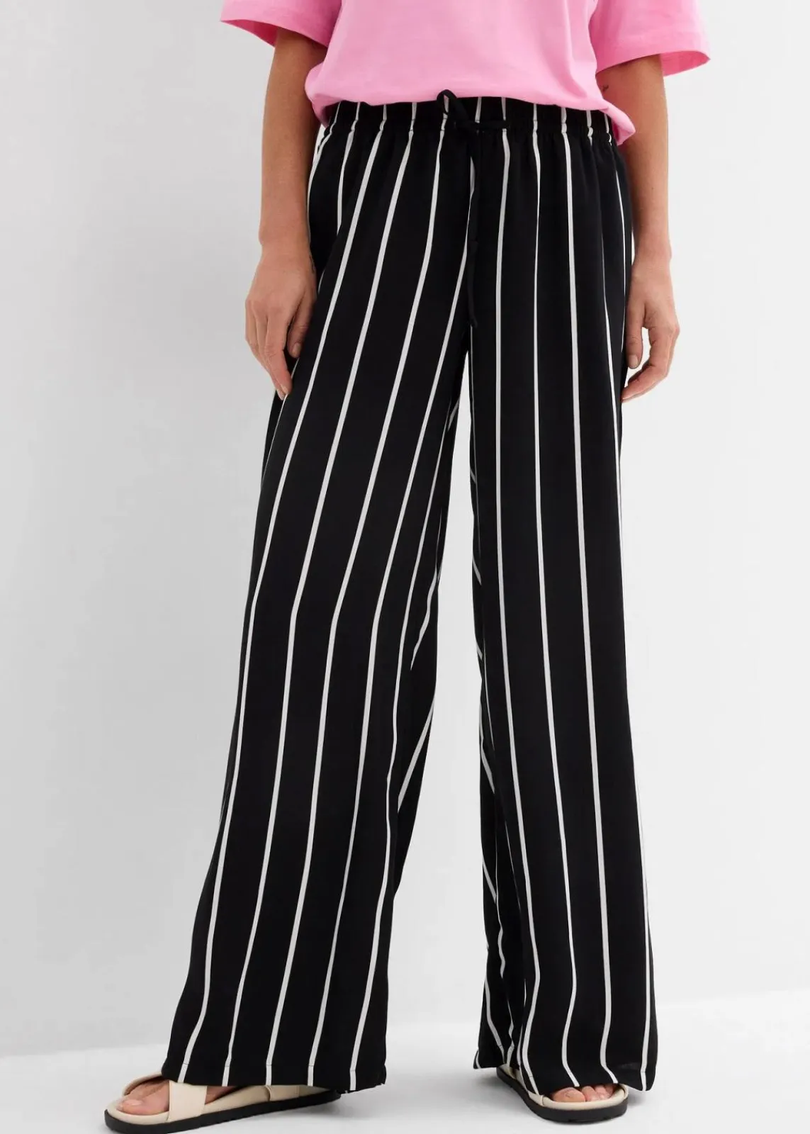 bonprix Bekleidung·Kleider|Hosen^Marlenehose aus leichtem Crêpe schwarz/wollweiß gestreift