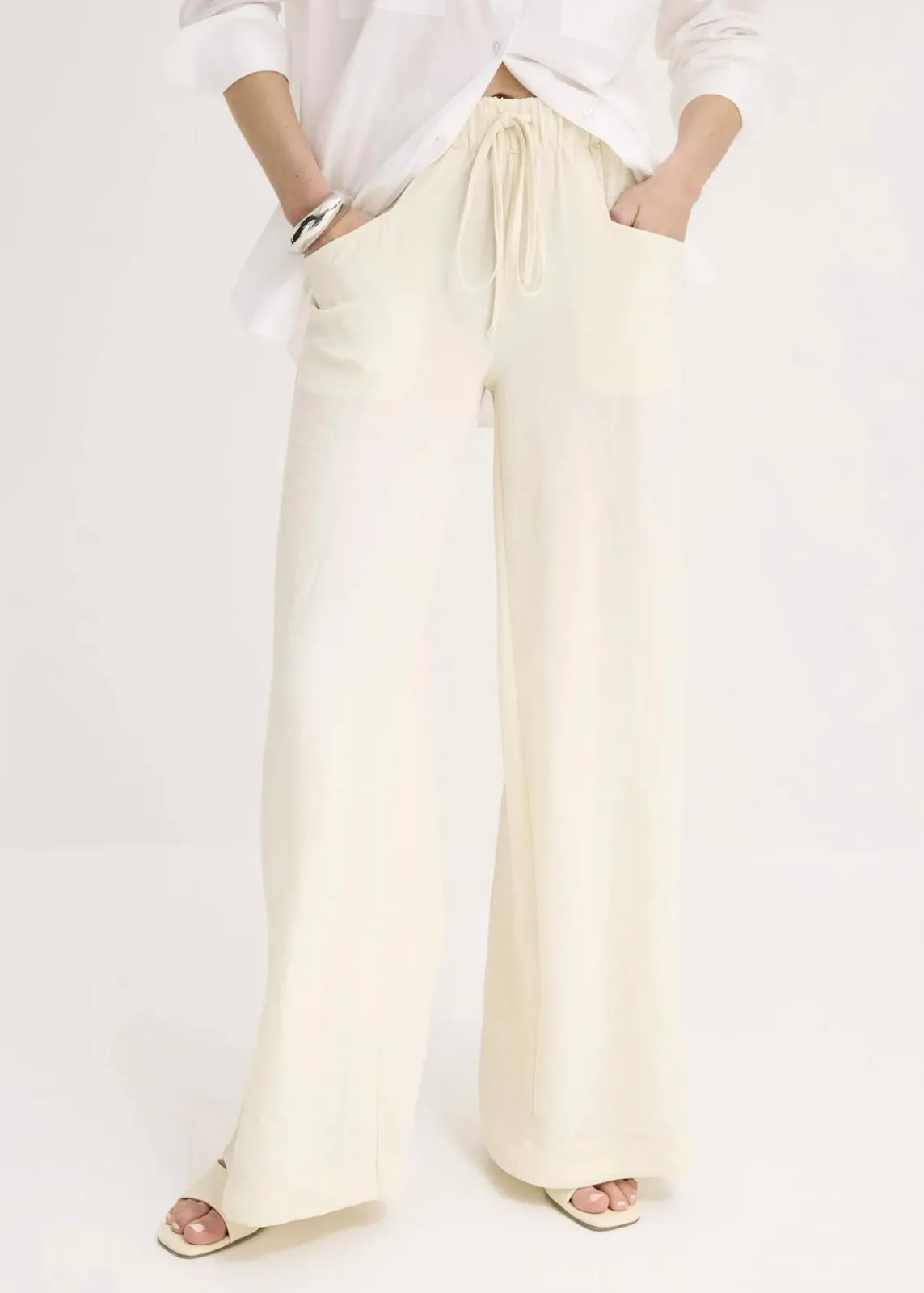 bonprix Bekleidung·Kleider|Hosen^Marlenehose aus leichtem Crêpe naturbeige