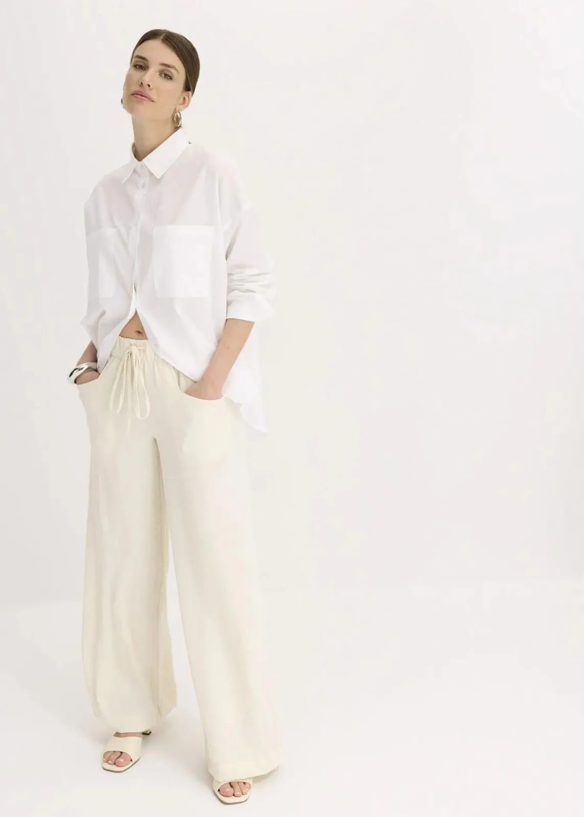 bonprix Bekleidung·Kleider|Hosen^Marlenehose aus leichtem Crêpe naturbeige