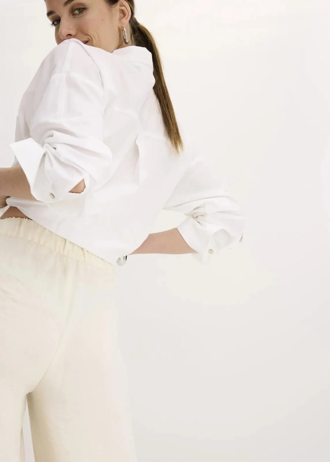 bonprix Bekleidung·Kleider|Hosen^Marlenehose aus leichtem Crêpe naturbeige