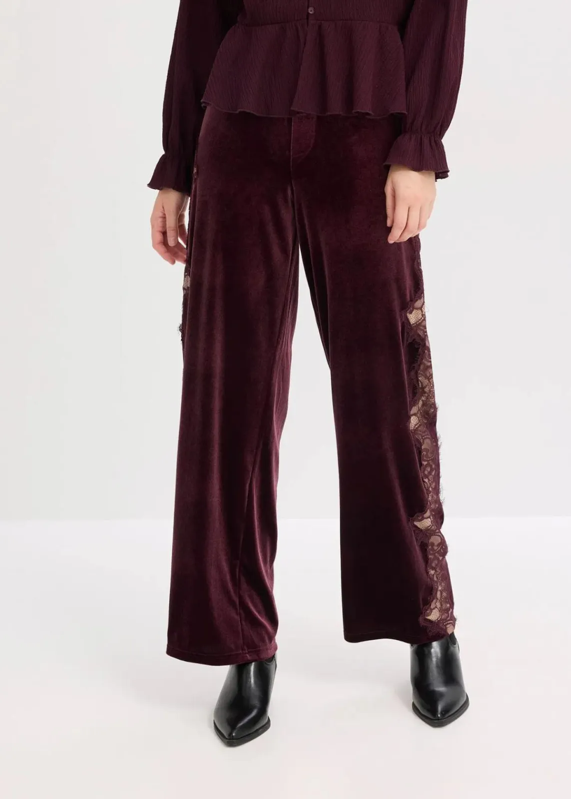 bonprix Hosen|Bekleidung·Kleider^Marlenehose aus softem Samt mit Spitzeneinsatz weinrot