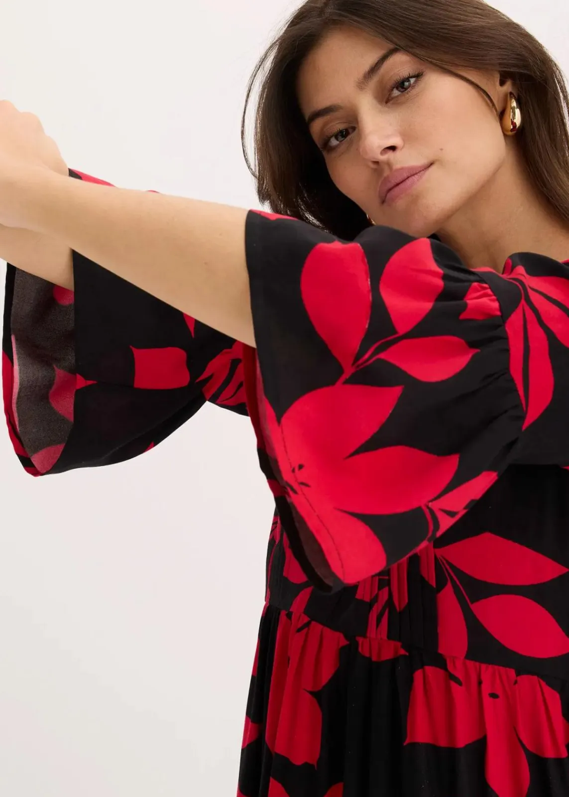 bonprix Nachhaltigere Materialien|Kleider^Maxikleid schwarz/magentapink geblümt