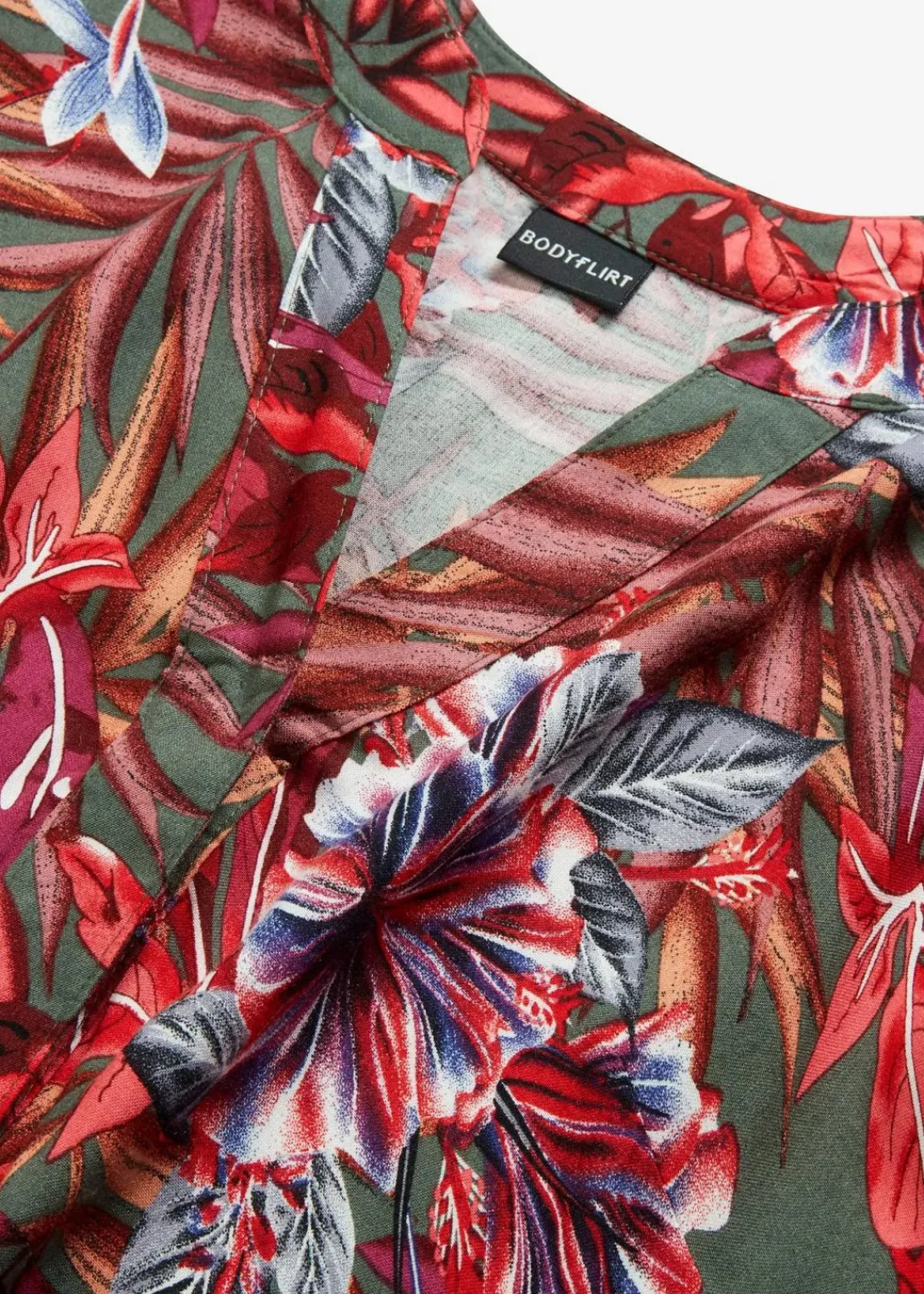 bonprix Nachhaltigere Materialien|Kleider^Maxikleid aus fließender Viskose oliv/rot geblümt