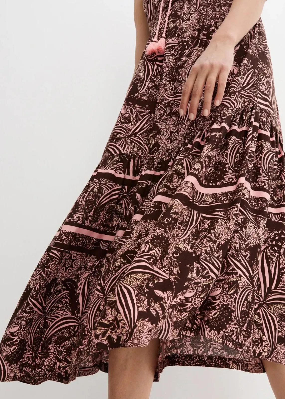 bonprix Nachhaltigere Materialien|Kleider^Maxikleid aus fließender Viskose dunkelbraun floral