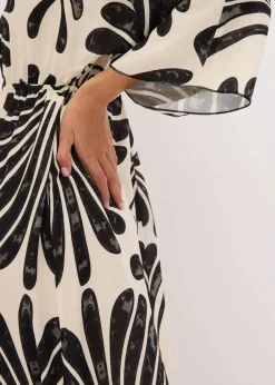 bonprix Bekleidung·Pullover & Strickjacken|Kleider^Maxikleid aus fließender Viskose schwarz/wollweiß bedruckt