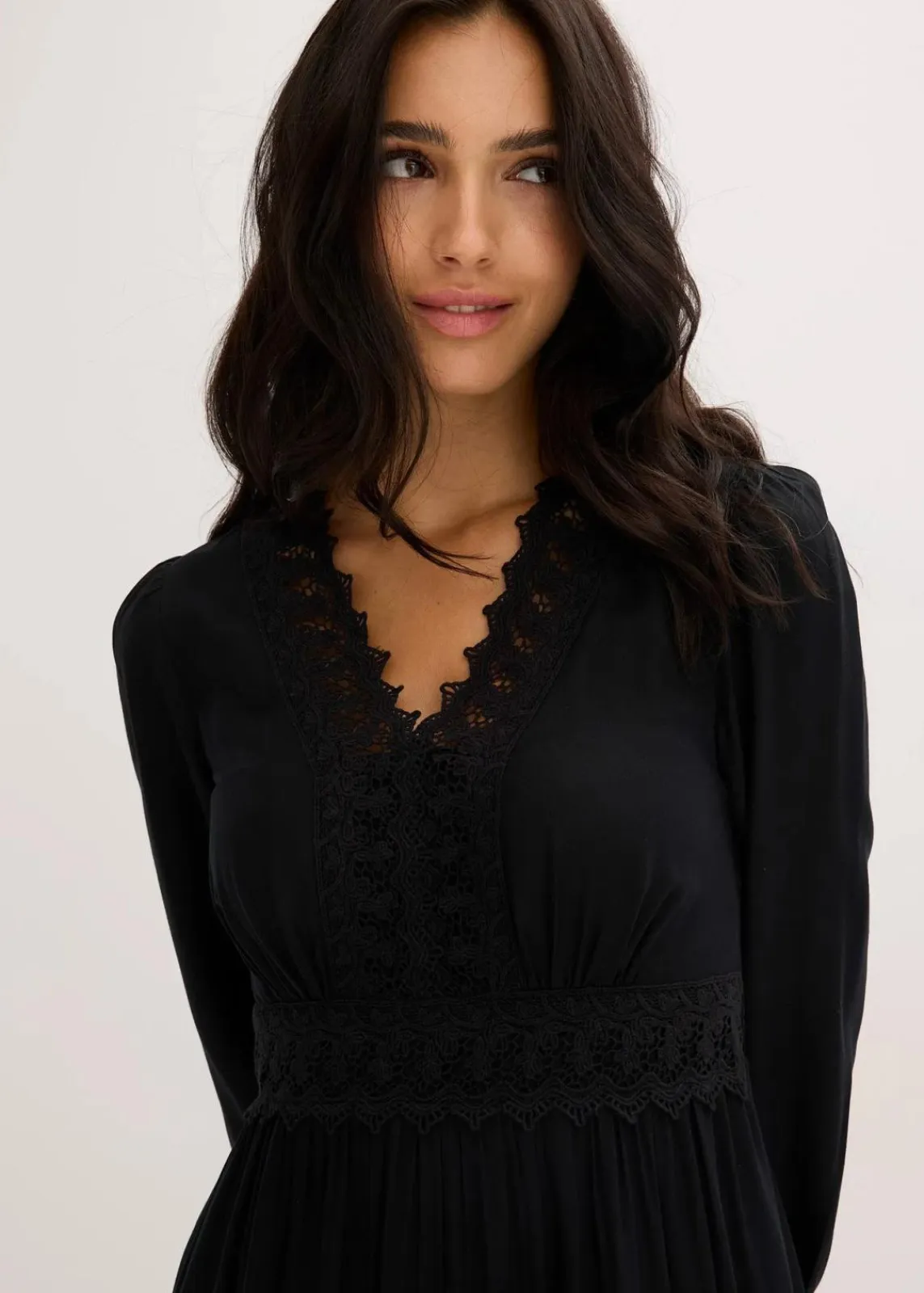 bonprix Bekleidung·Pullover & Strickjacken|Kleider^Maxikleid aus reiner Viskose schwarz