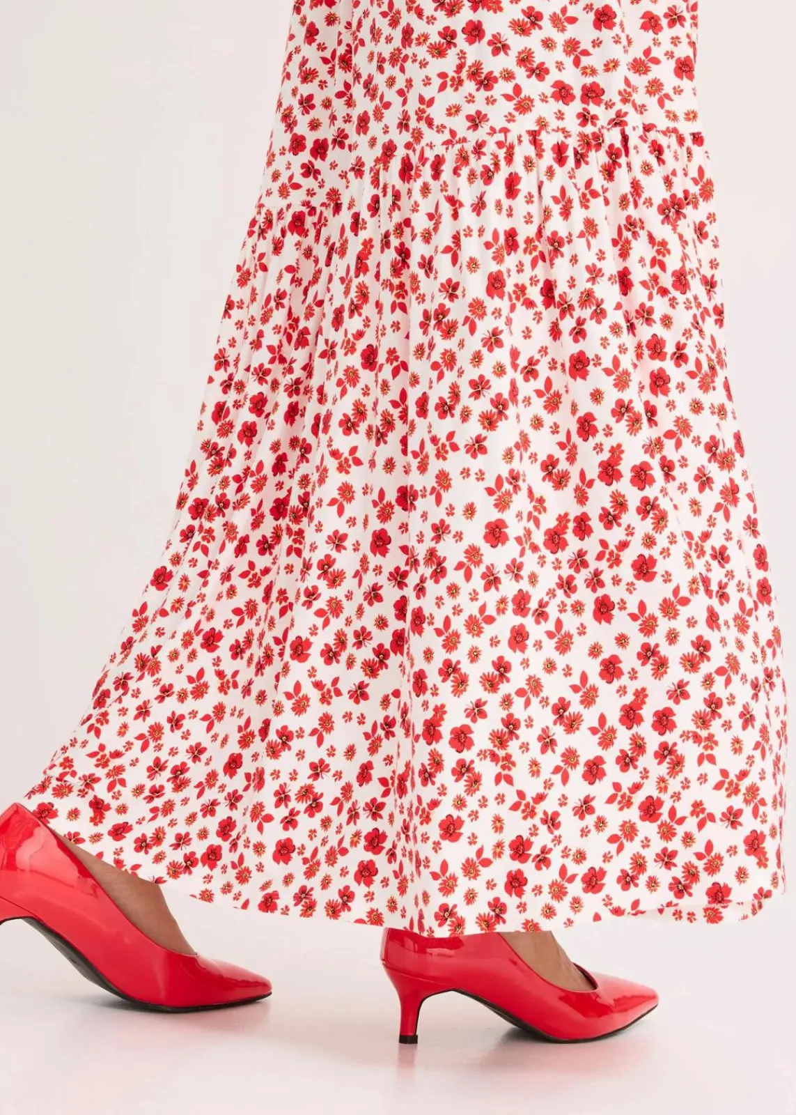 bonprix Nachhaltigere Materialien|Kleider^Maxikleid aus Viskose-Mix wollweiß/erdbeere geblümt