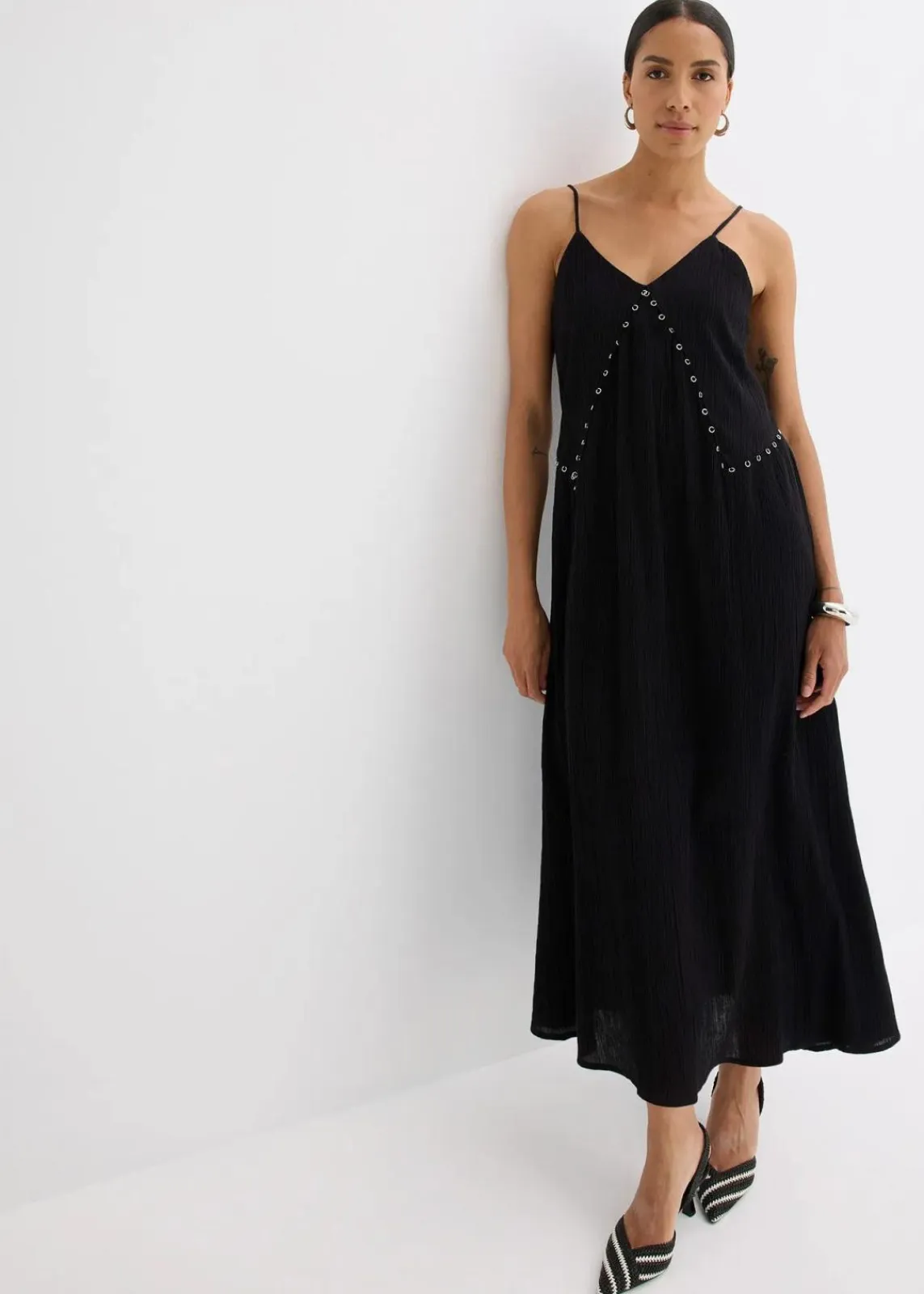 bonprix Kleider^Maxikleid mit Ösen-Verzierung schwarz