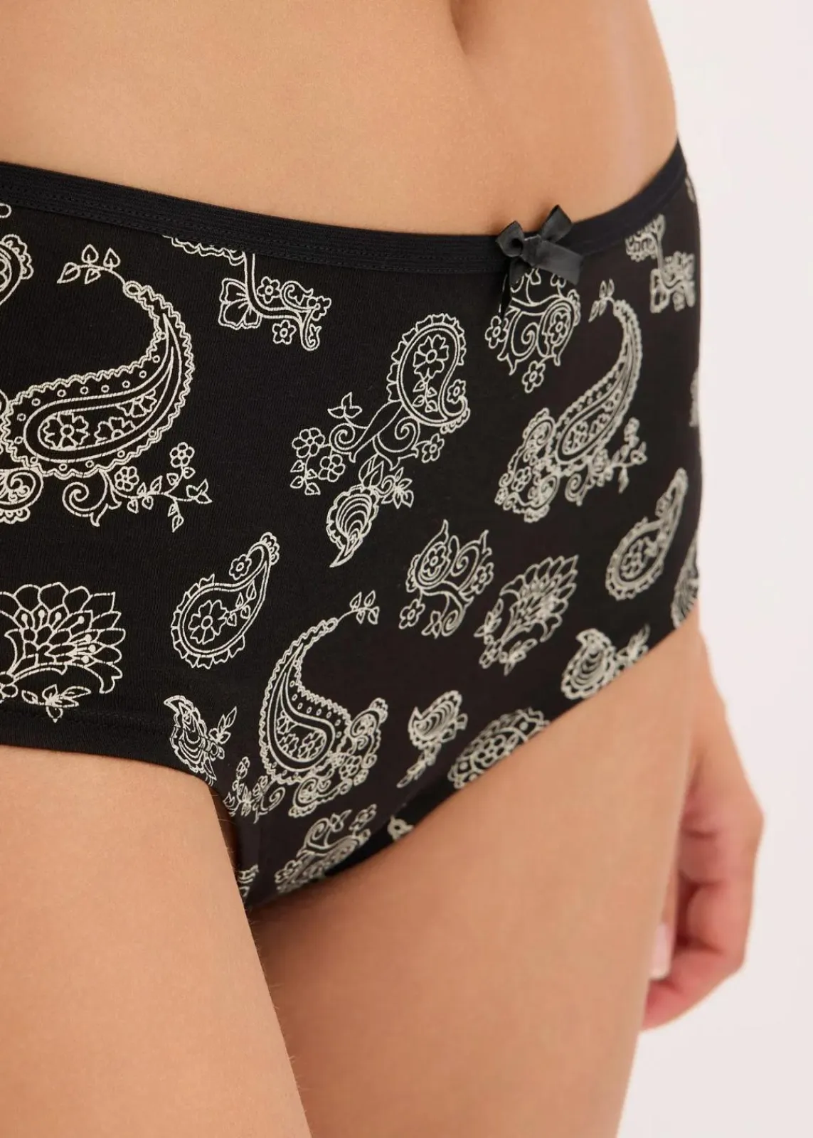 bonprix Wäsche·Baumwollunterwäsche|Nachhaltigere Materialien^Maxipanty mit Bio-Baumwolle (4er Pack) schwarz + wollweiß+ schwarz-bedruckt