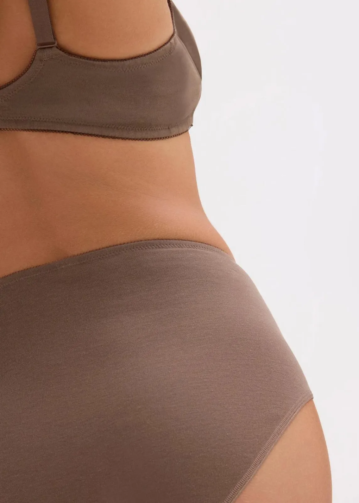 bonprix Wäsche·Dessous|Wäsche·Höschen^Maxipanty mit zarter Spitze lehmbraun/schokosorbet
