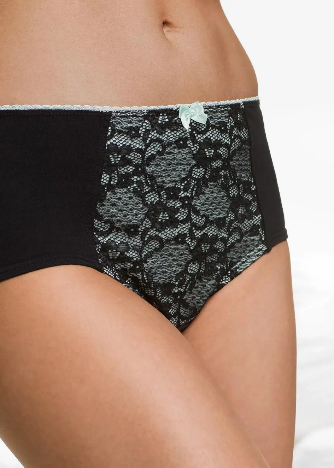 bonprix Wäsche·Baumwollunterwäsche|Wäsche·Höschen^Maxislip mit Bio-Baumwolle (4er Pack) schwarz