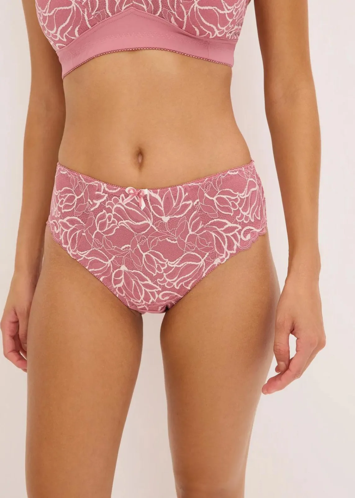 bonprix Wäsche·Dessous|Wäsche·Höschen^Maxislip mit zarter Spitze beerensorbet/wollweiß