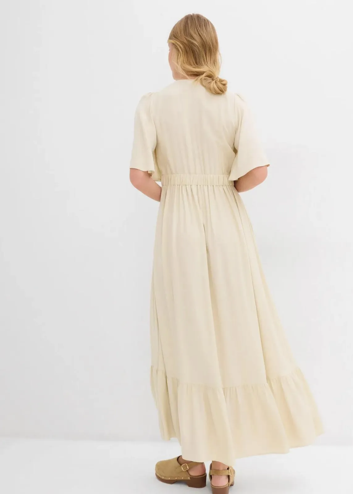 bonprix Bekleidung·Pullover & Strickjacken^Maxi-Stufenkleid aus fließender Viskose natur