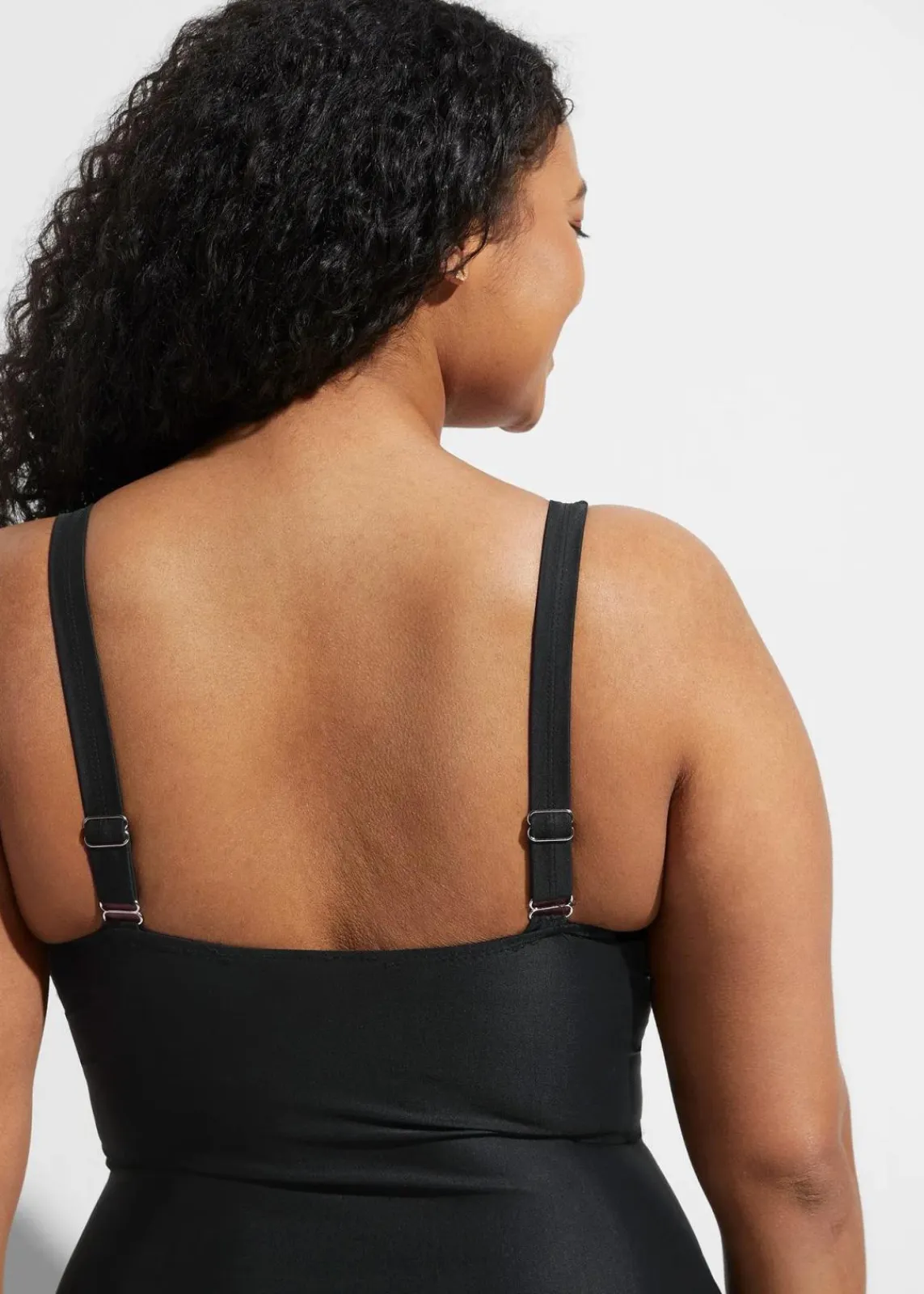 bonprix Nachhaltigere Materialien|Shapewear^Medium Shape-Badeanzug mit Wickeloptik schwarz