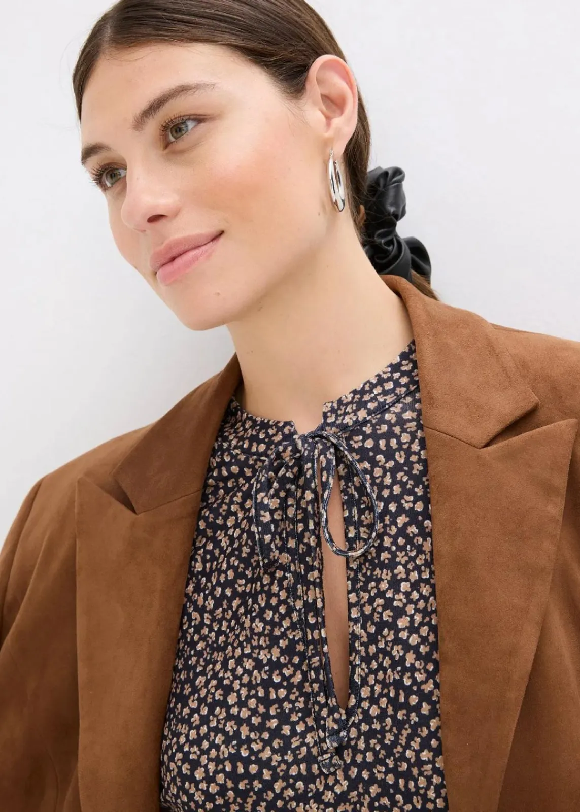 bonprix Bekleidung·Pullover & Strickjacken^Midi-Jerseykleid schwarz floral
