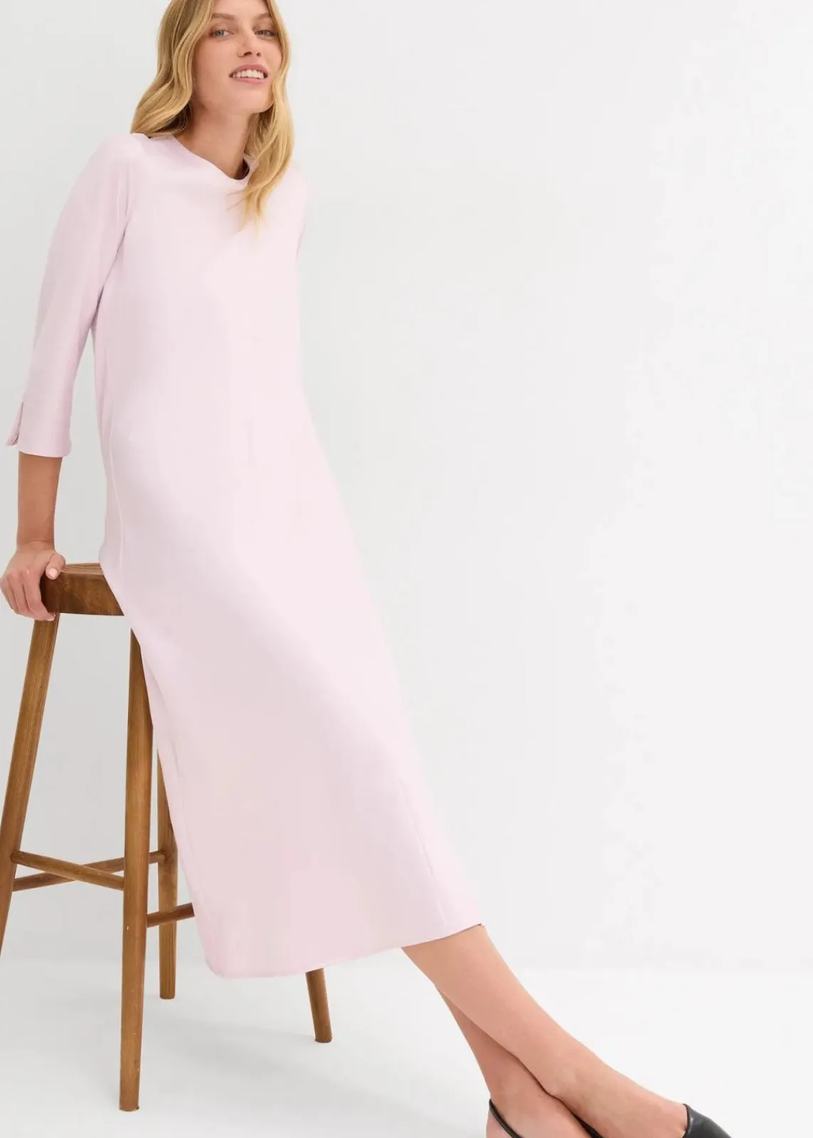 bonprix Kleider|Bekleidung·Pullover & Strickjacken^Midikleid aus glänzendem Satin puderflieder