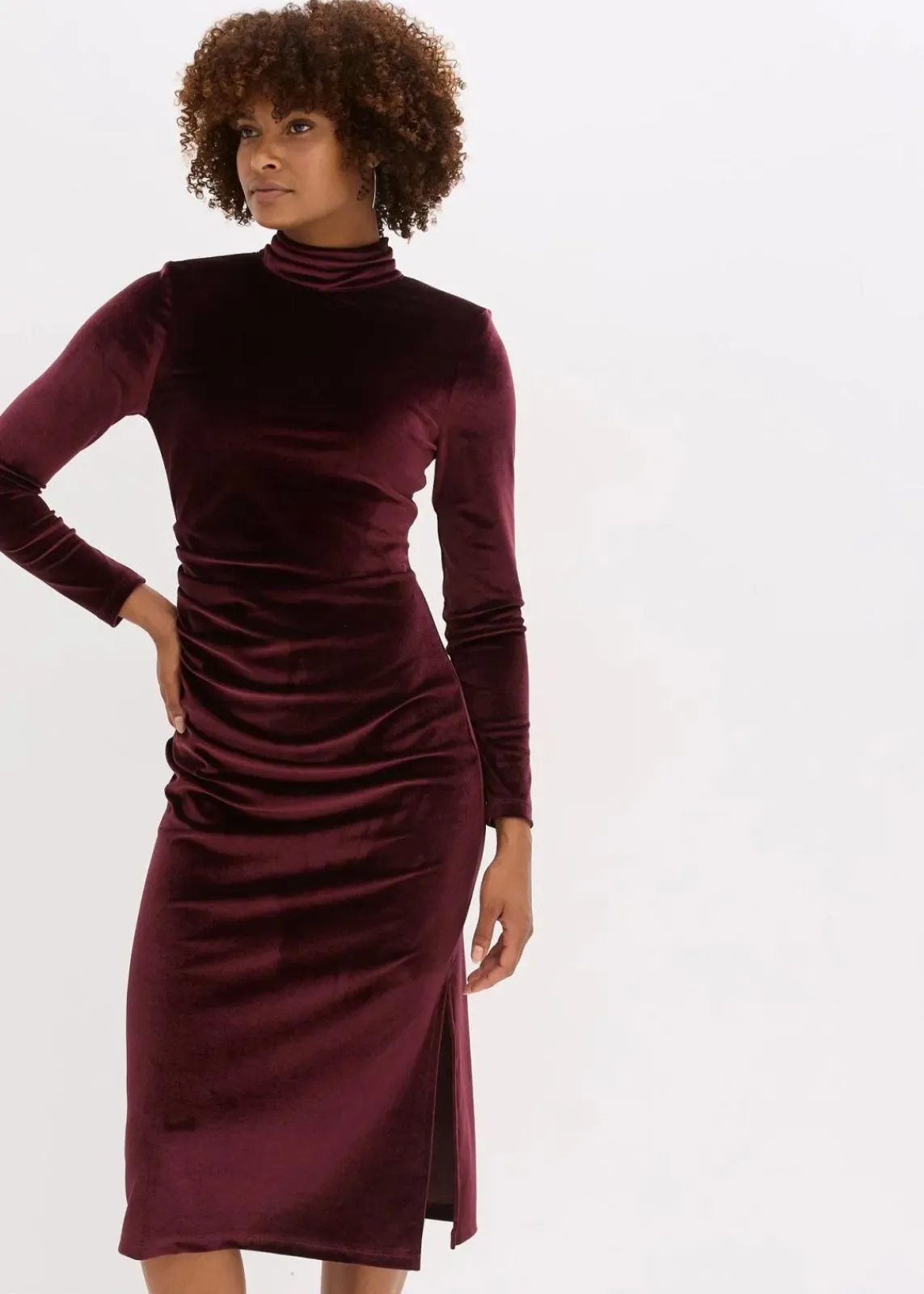 bonprix Bekleidung·Pullover & Strickjacken|Kleider^Midikleid aus softem Samt bordeaux