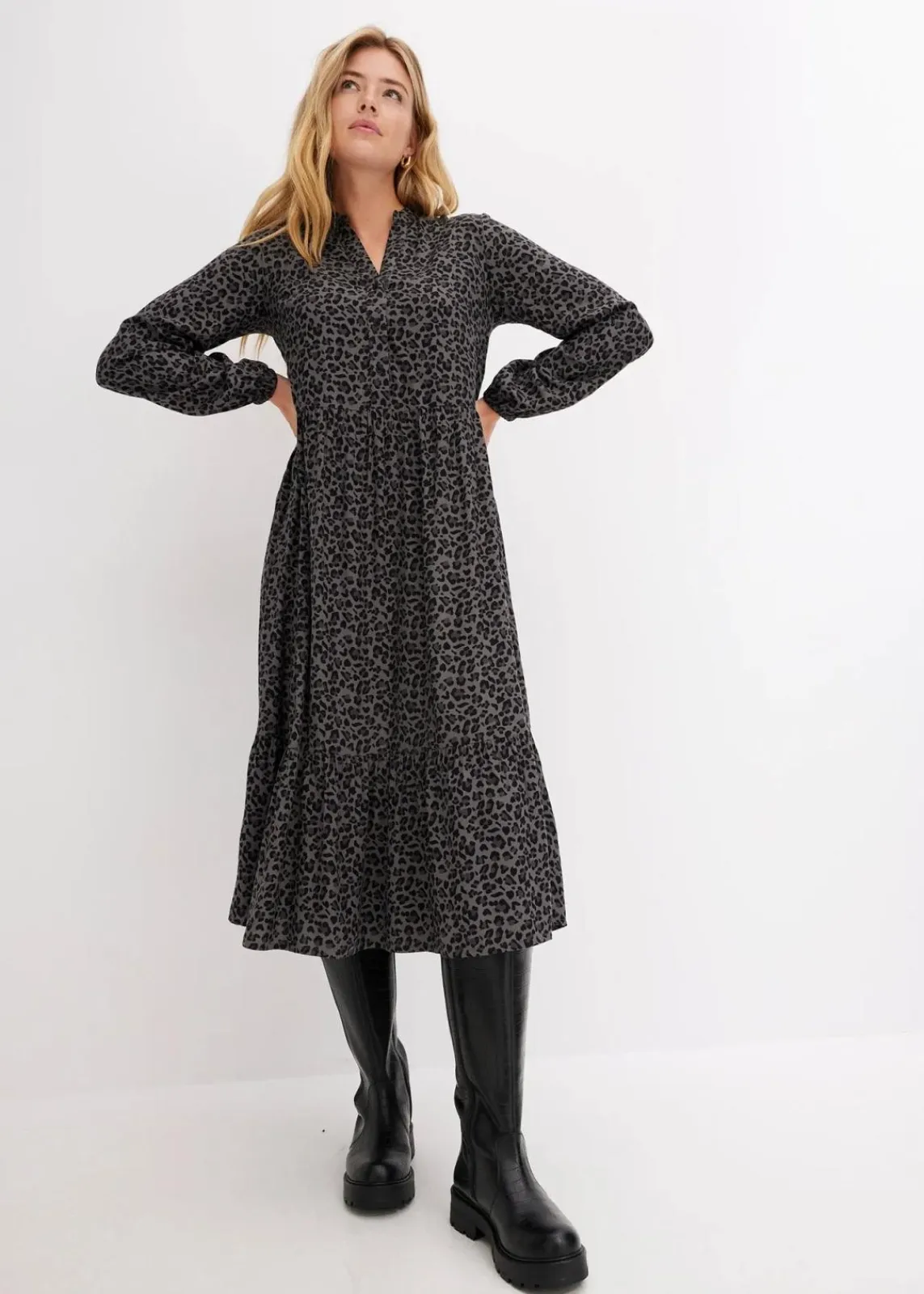 bonprix Bekleidung·Pullover & Strickjacken|Nachhaltigere Materialien^Midikleid aus Viskose rauchgrau leo bedruckt