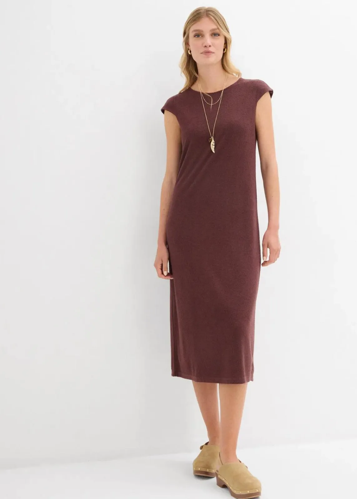 bonprix Kleider|Bekleidung·Pullover & Strickjacken^Midikleid in Strickoptik terrabraun