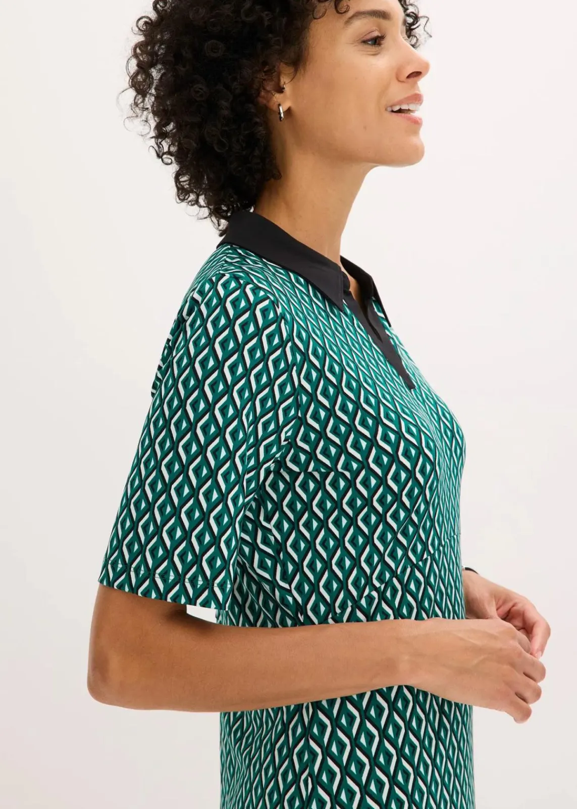 bonprix Kleider|Bekleidung·Pullover & Strickjacken^Midi-Polokleid waldgrün/schwarz graphisch bedruckt