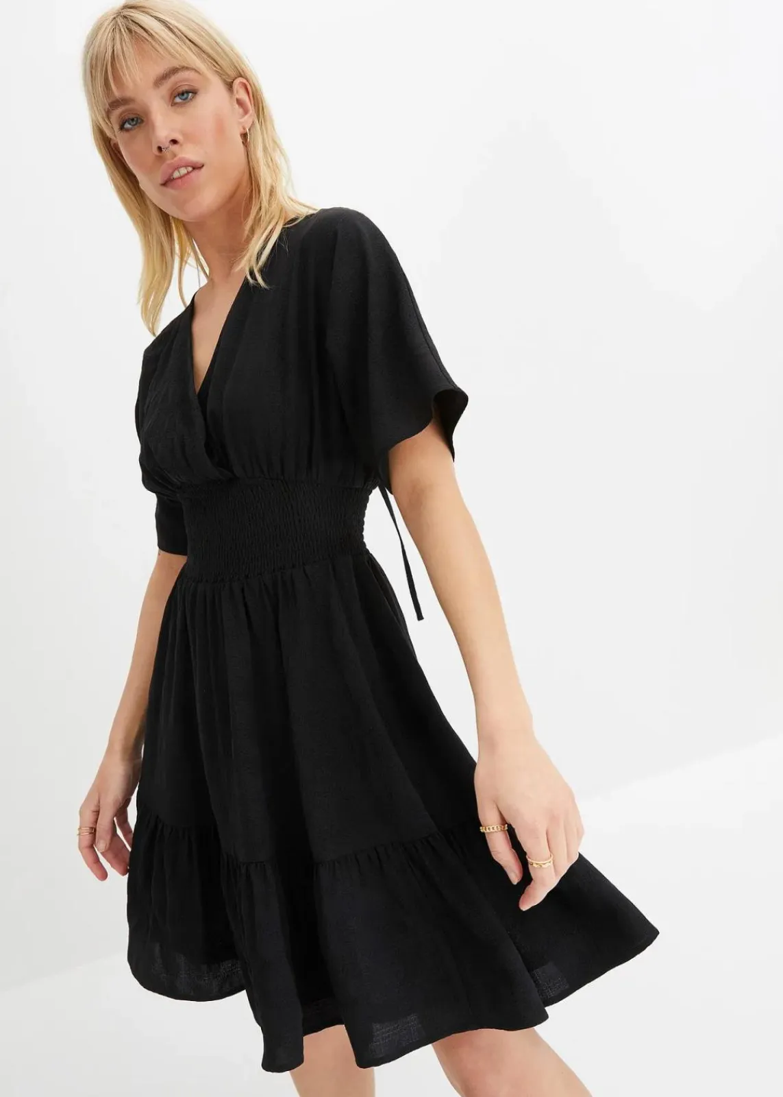 bonprix Nachhaltigere Materialien|Kleider^Minikleid schwarz