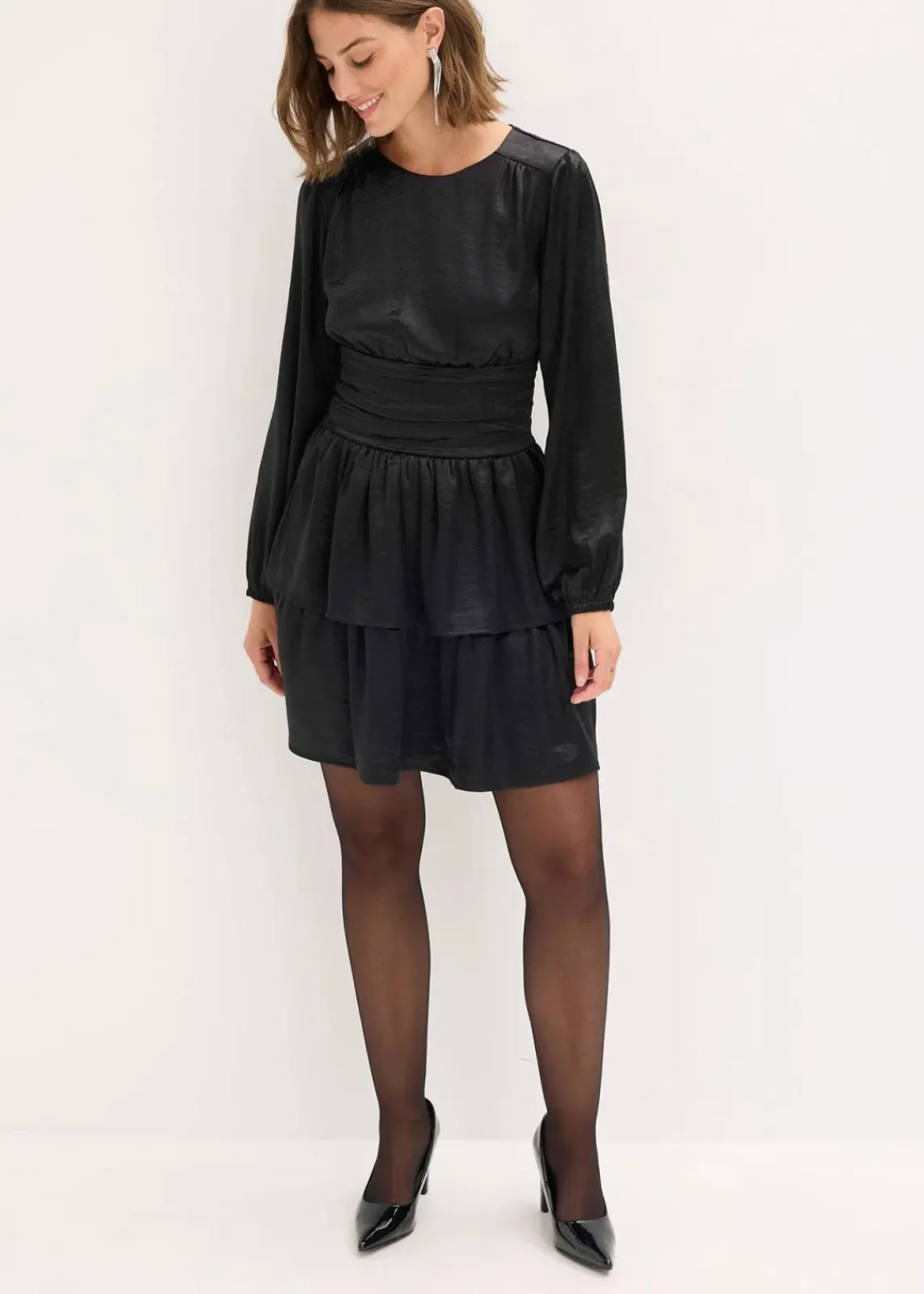 bonprix Nachhaltigere Materialien|Kleider^Minikleid schwarz