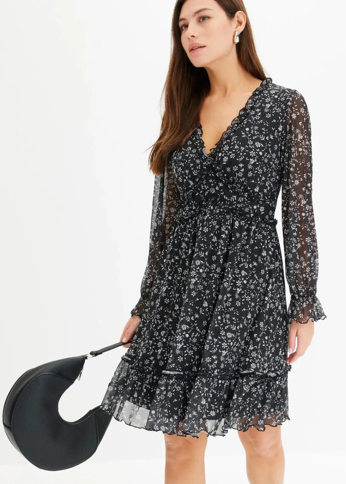 bonprix Nachhaltigere Materialien|Kleider^Minikleid schwarz/weiß geblümt