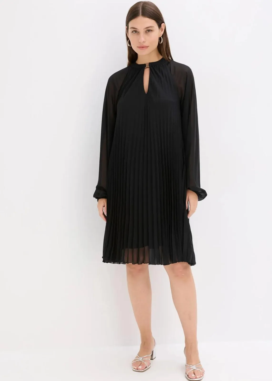 bonprix Kleider|Festliche Mode^Minikleid aus feinem Chiffon mit Plisseé schwarz