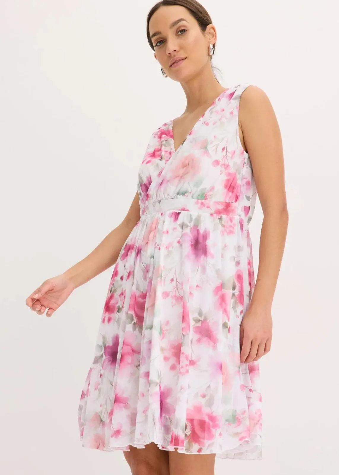 bonprix Nachhaltigere Materialien|Kleider^Minikleid aus Mesh wollweiß floral