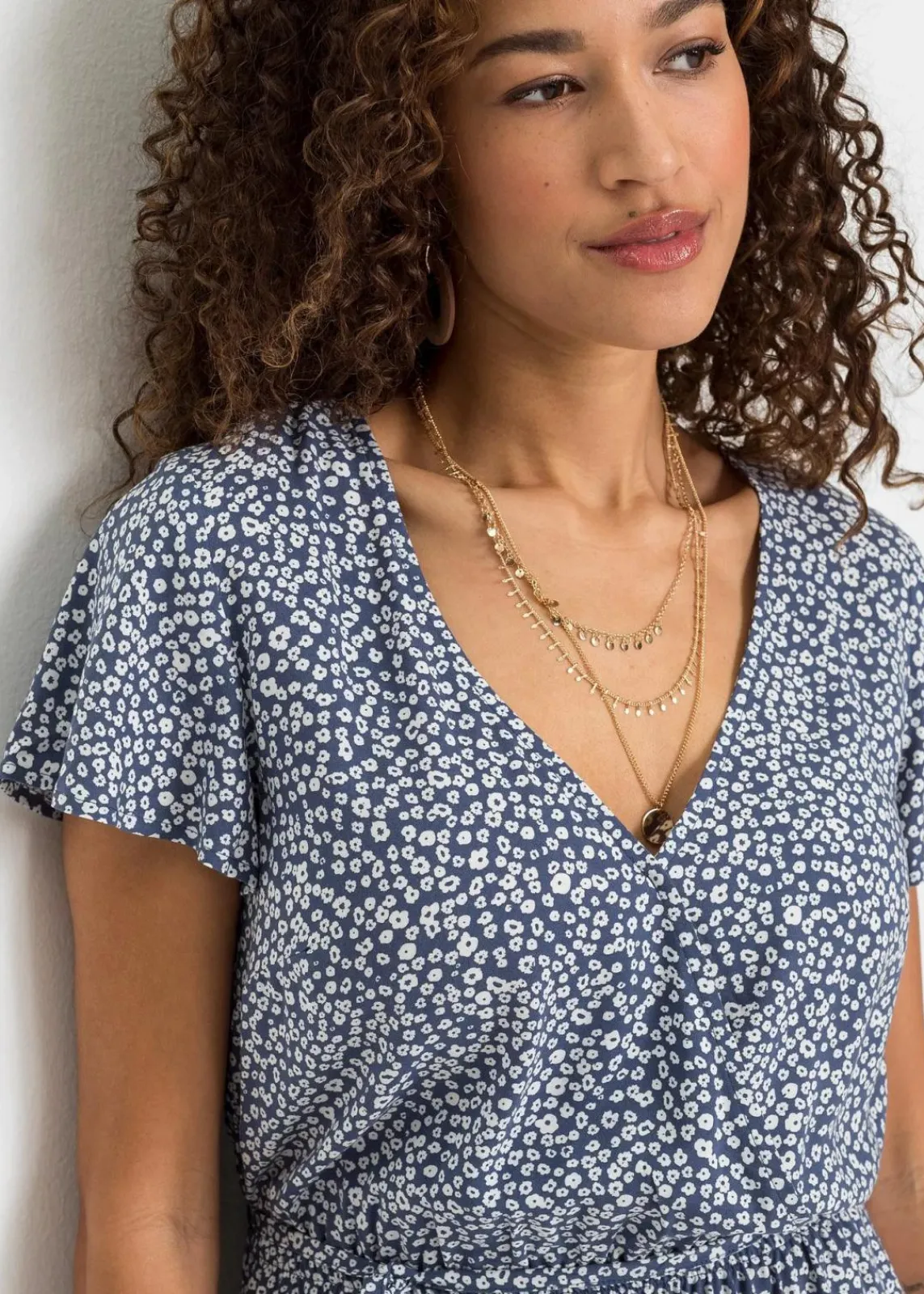 bonprix Nachhaltigere Materialien|Kleider^Minikleid aus nachhaltiger Viscose indigo geblümt