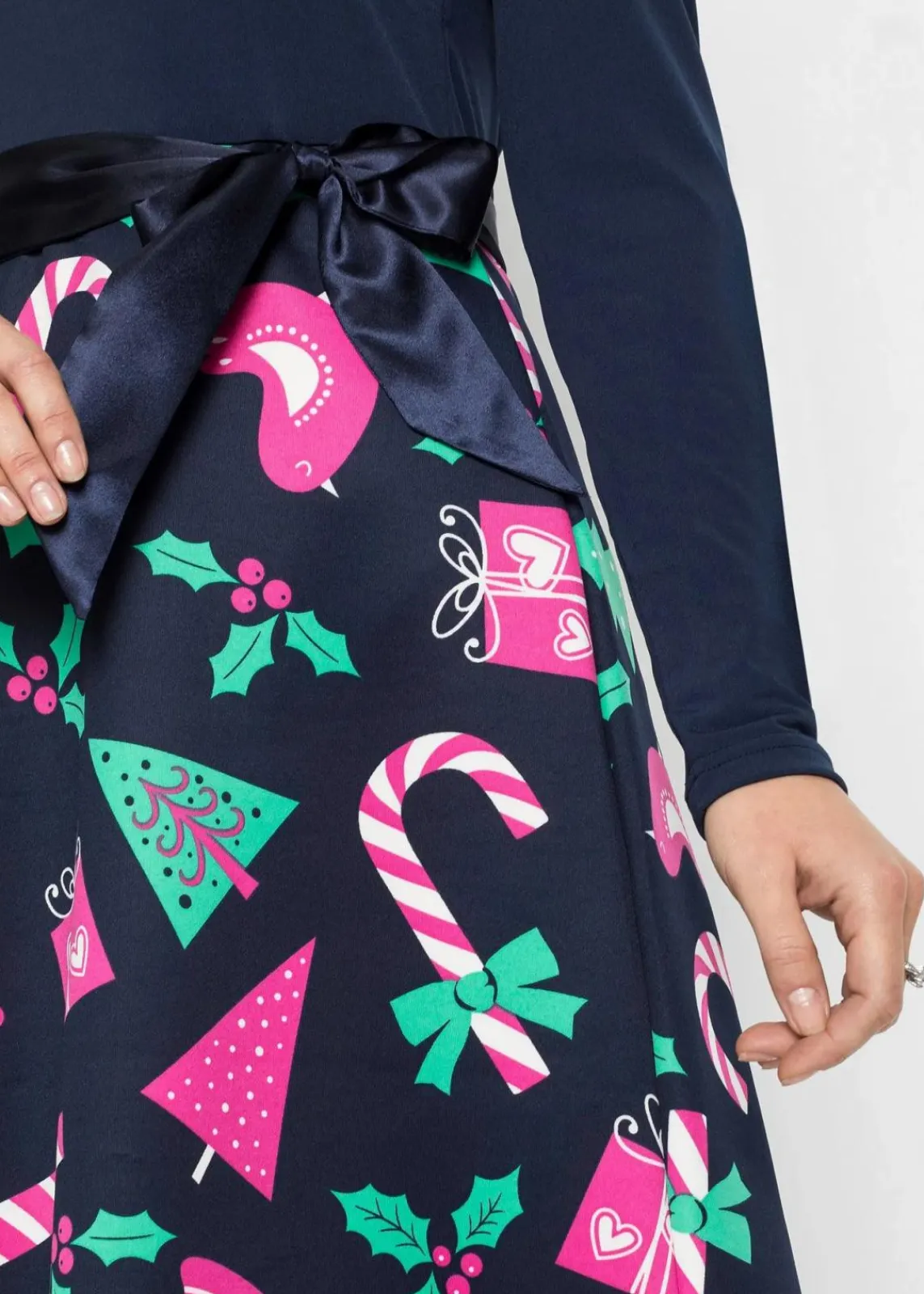 bonprix Bekleidung·Pullover & Strickjacken|Kleider^Minikleid in A-Linie dunkelblau bedruckt