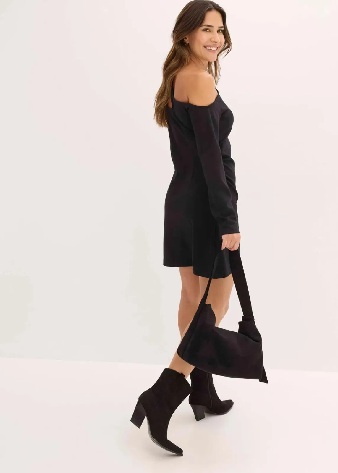 bonprix Bekleidung·Pullover & Strickjacken|Kleider^Minikleid mit Cut-Outs schwarz