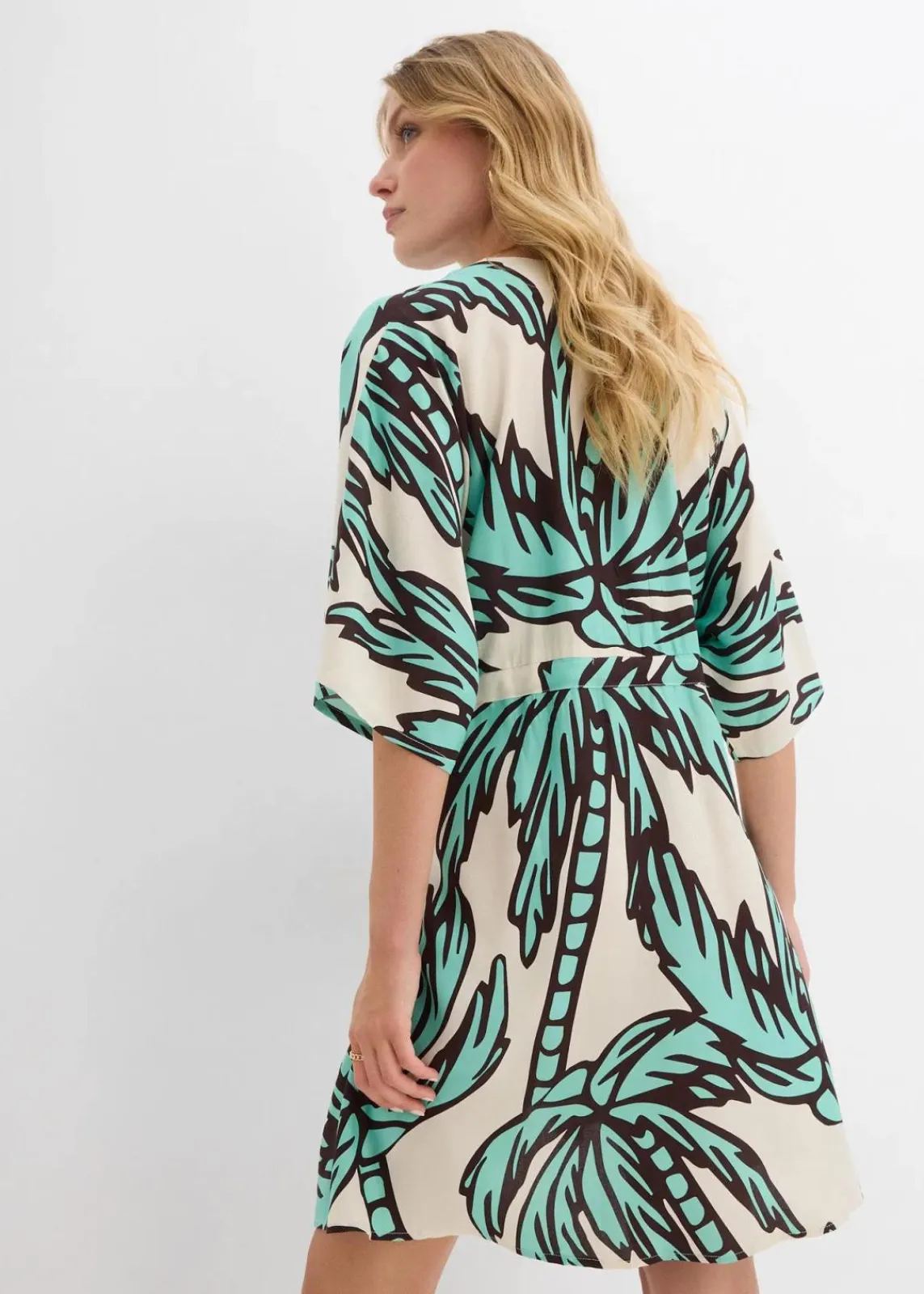 bonprix Nachhaltigere Materialien|Kleider^Minikleid mit Kimono-Ärmeln aus fließender Viskose natur/dunkelbraun/mentholblau floral