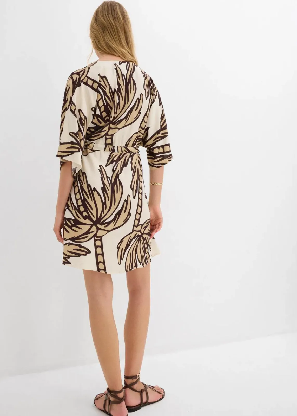 bonprix Bekleidung·Pullover & Strickjacken|Kleider^Minikleid mit Kimono-Ärmeln aus fließender Viskose natur/dunkelbraun/new beige floral