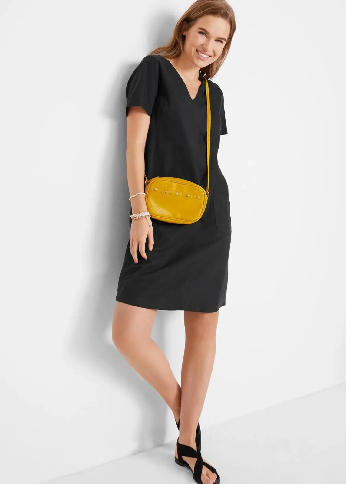 bonprix Nachhaltigere Materialien|Kleider^Minikleid mit Leinen schwarz