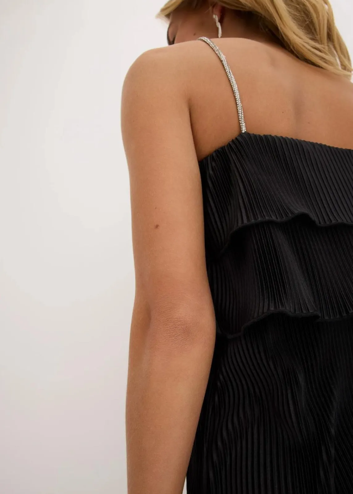 bonprix Kleider^Minikleid mit Plissee und Strass-Trägern schwarz