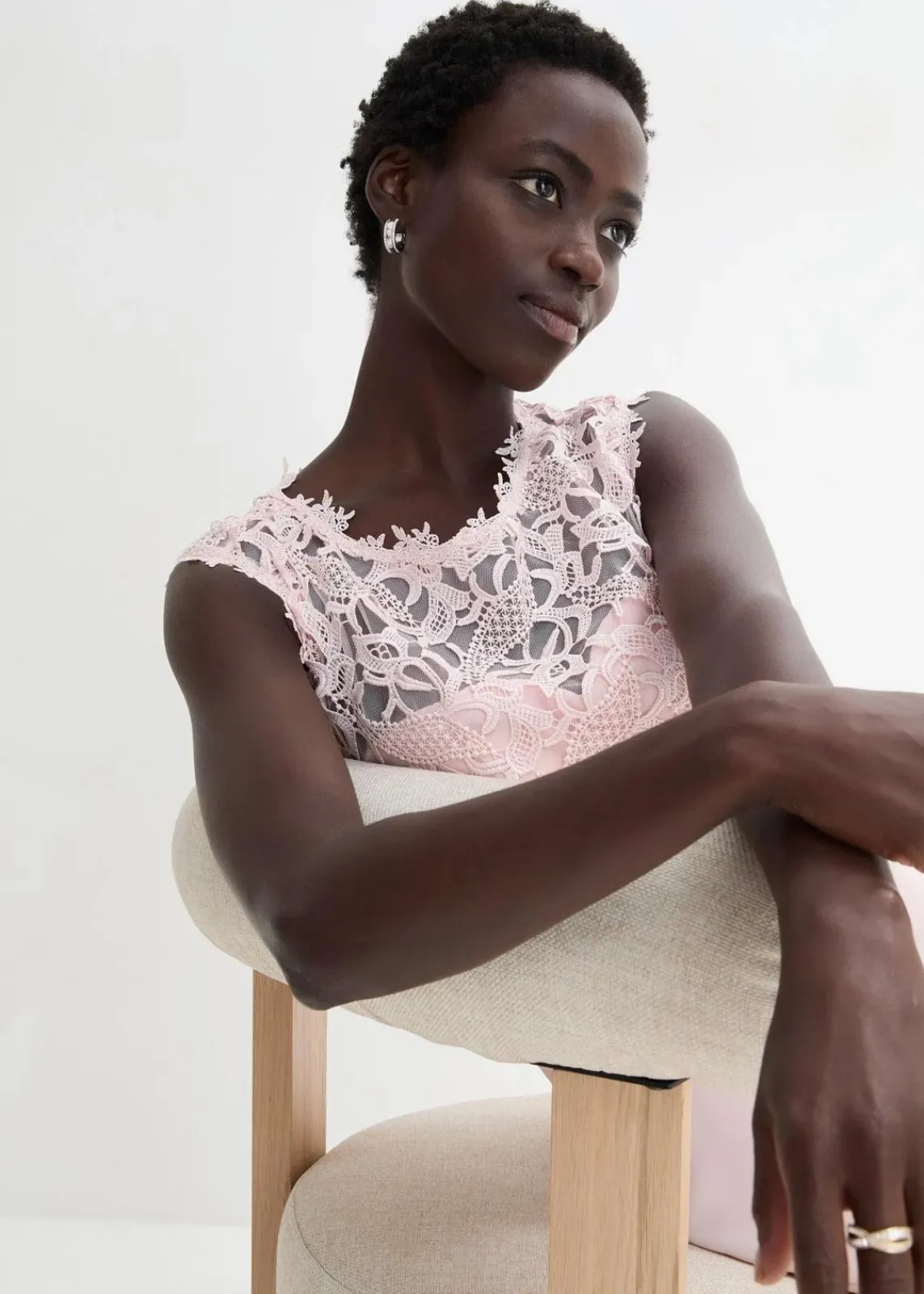 bonprix Kleider|Festliche Mode^Minikleid mit Spitze perlrosa