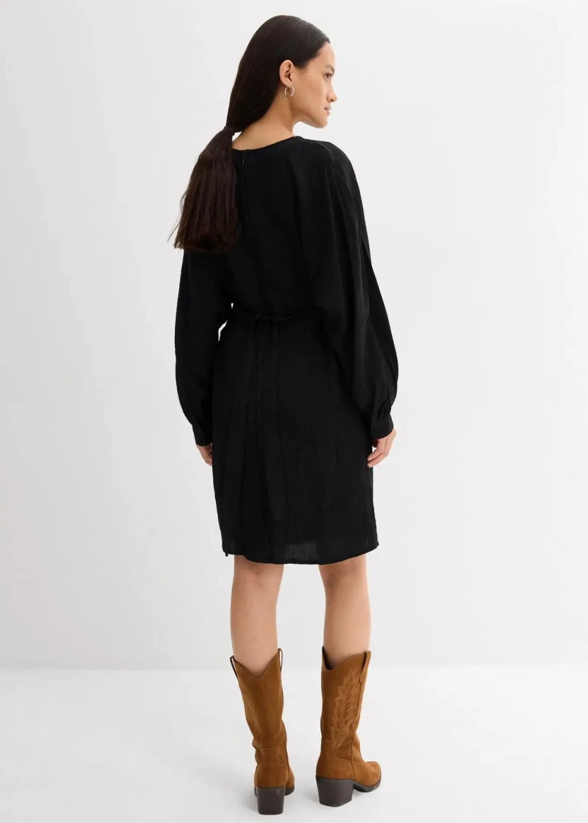 bonprix Bekleidung·Pullover & Strickjacken|Kleider^Minikleid mit Struktur aus Viskose-Mix schwarz