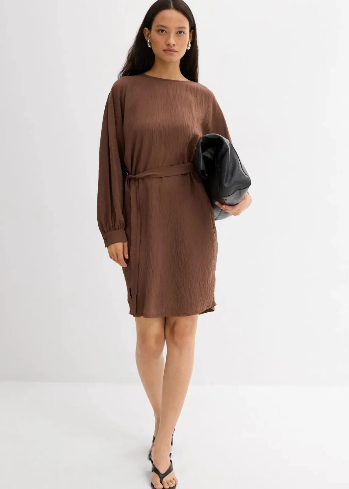 bonprix Kleider|Bekleidung·Pullover & Strickjacken^Minikleid mit Struktur aus Viskose-Mix braun