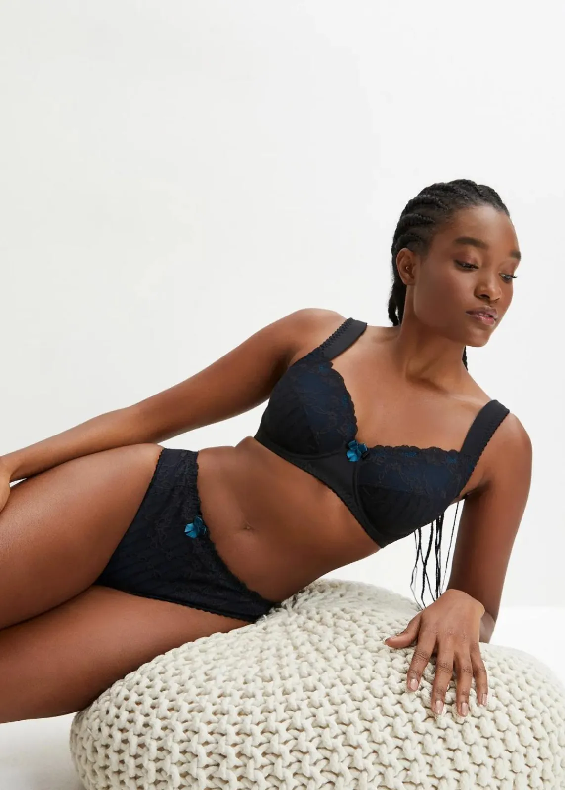 bonprix Wäsche·Dessous|Wäsche·Große Cups D-H^Minimizer-BH mit gepolsterten Trägern schwarz/blaupetrol gestreift