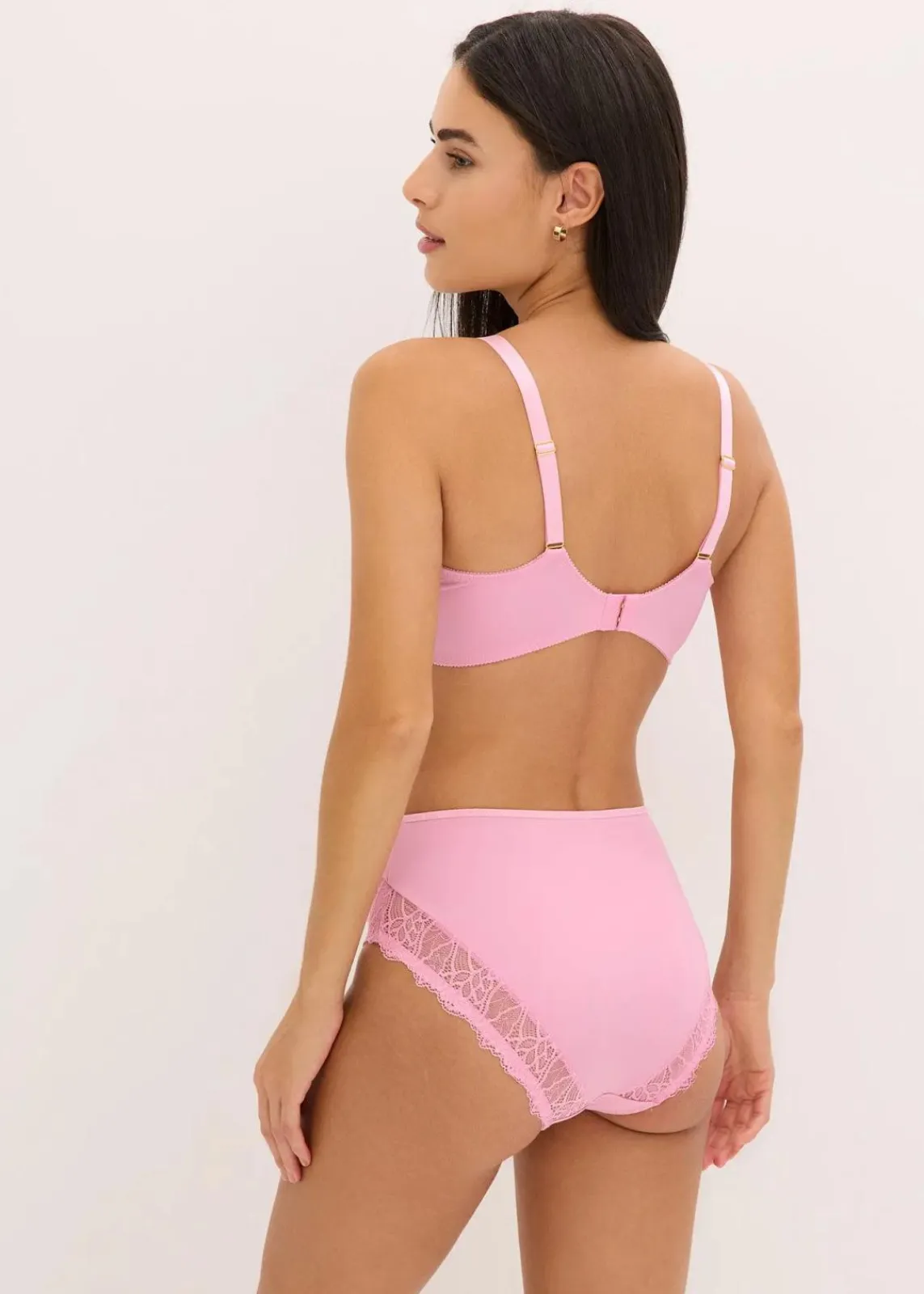 bonprix Große Cups D-H|Nachhaltigere Materialien^Minimizer-BH mit zarter Spitze blütenpink