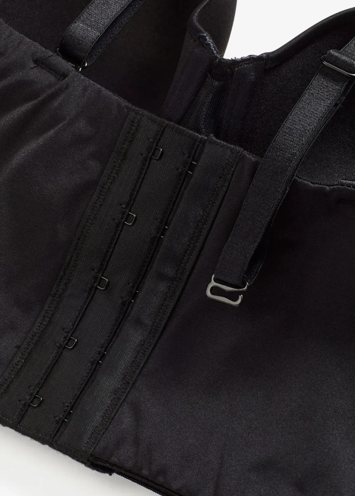 bonprix Basics|Bhs^Multiway Schalen-BH Top mit Glanzeffekt schwarz