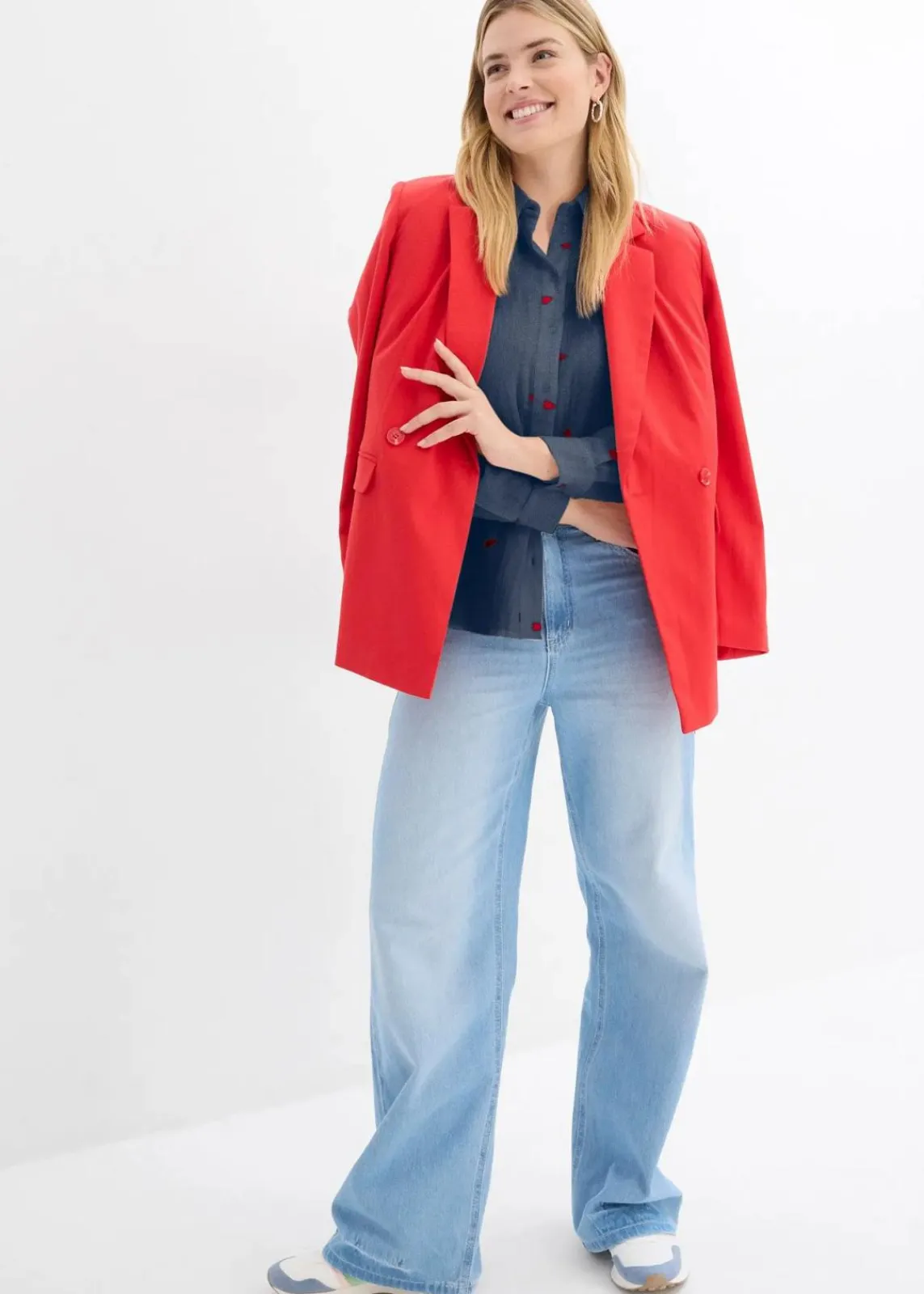 bonprix Blusen & Tuniken|Bekleidung·Jacken & Mäntel^Musselin-Bluse mit Herzen dunkelblau/dunkelrot bedruckt
