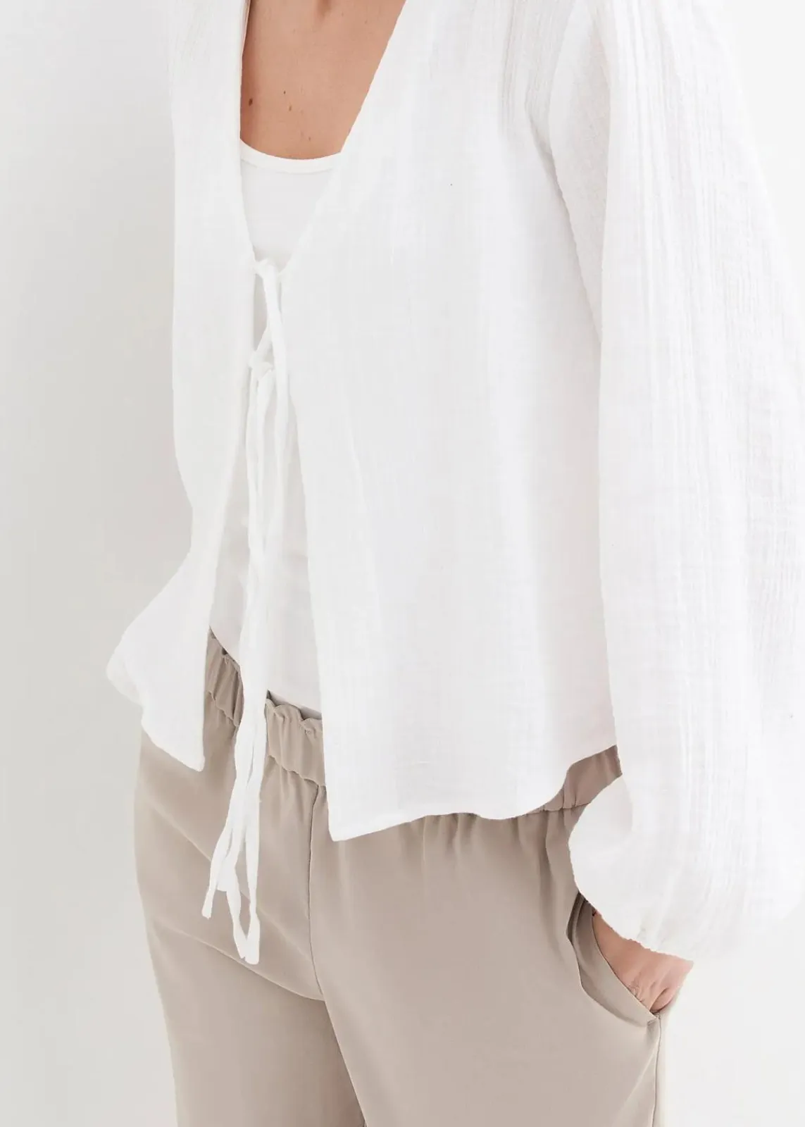 bonprix Bekleidung·Hosen|Jacken & Mäntel^Musselin-Bolero weiß