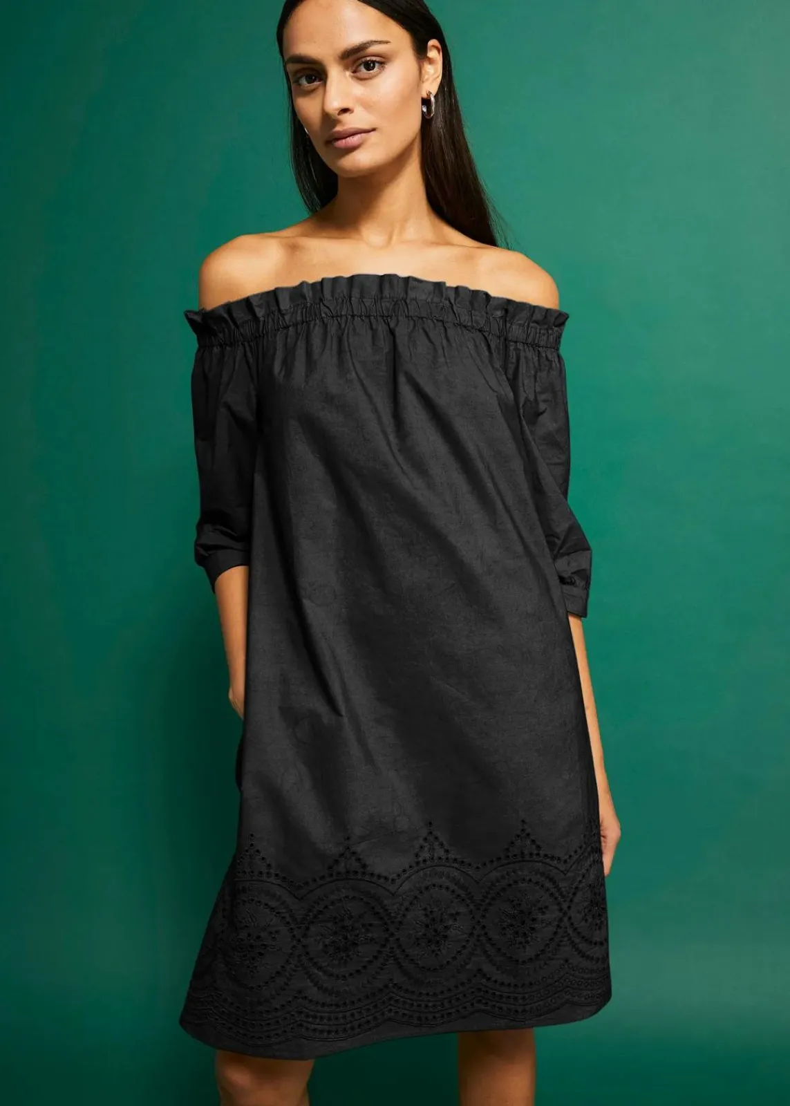 bonprix Kleider^Off-Shoulder-Kleid aus reiner Baumwolle mit Lochstickerei schwarz