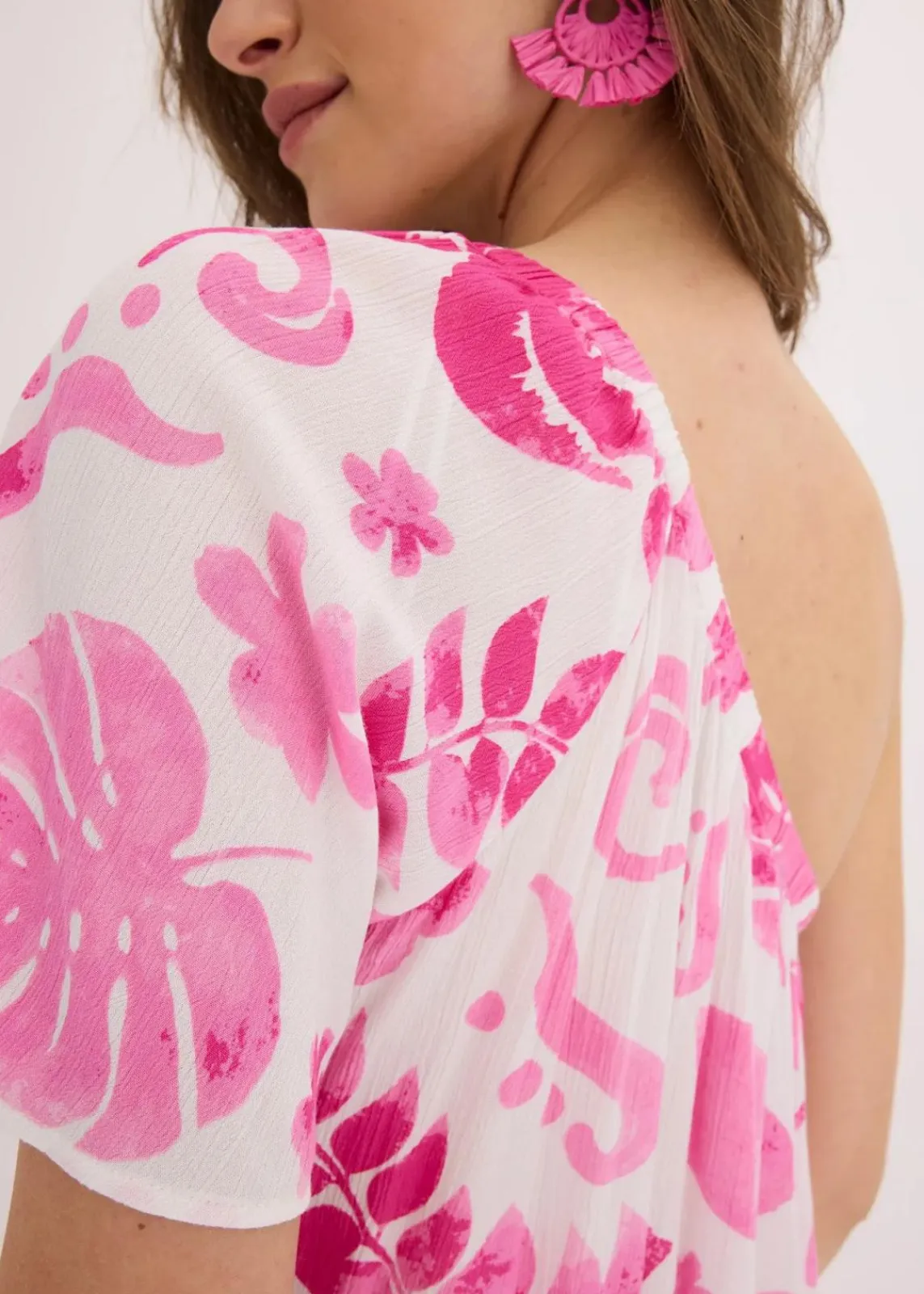 bonprix Nachhaltigere Materialien|Blusen & Tuniken^One-Shoulder-Bluse aus strukturierter Viskose weiß/fuchsia floral