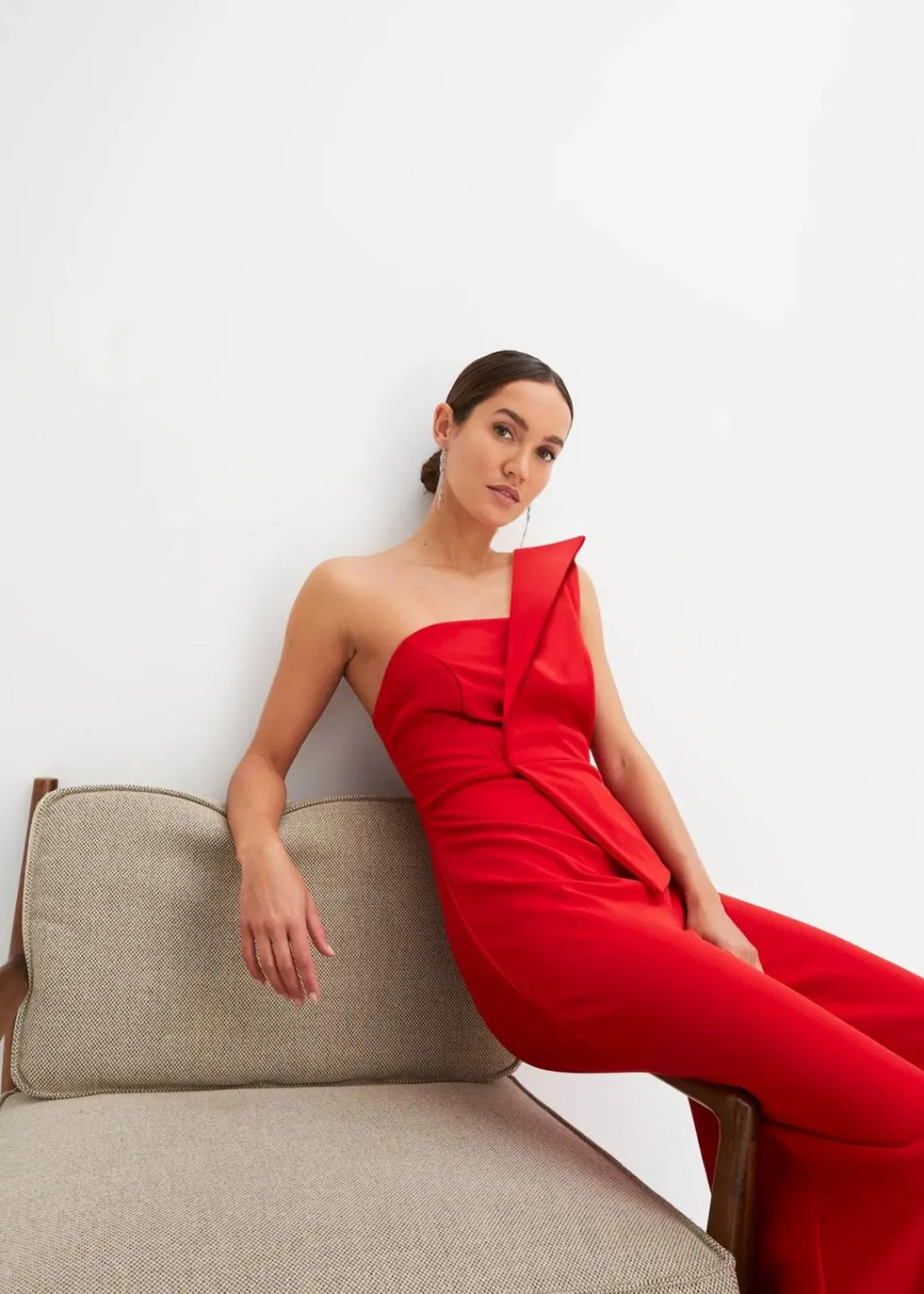 bonprix Bekleidung·Homewear|Festliche Mode^Overall aus strukturiertem Crepe rot