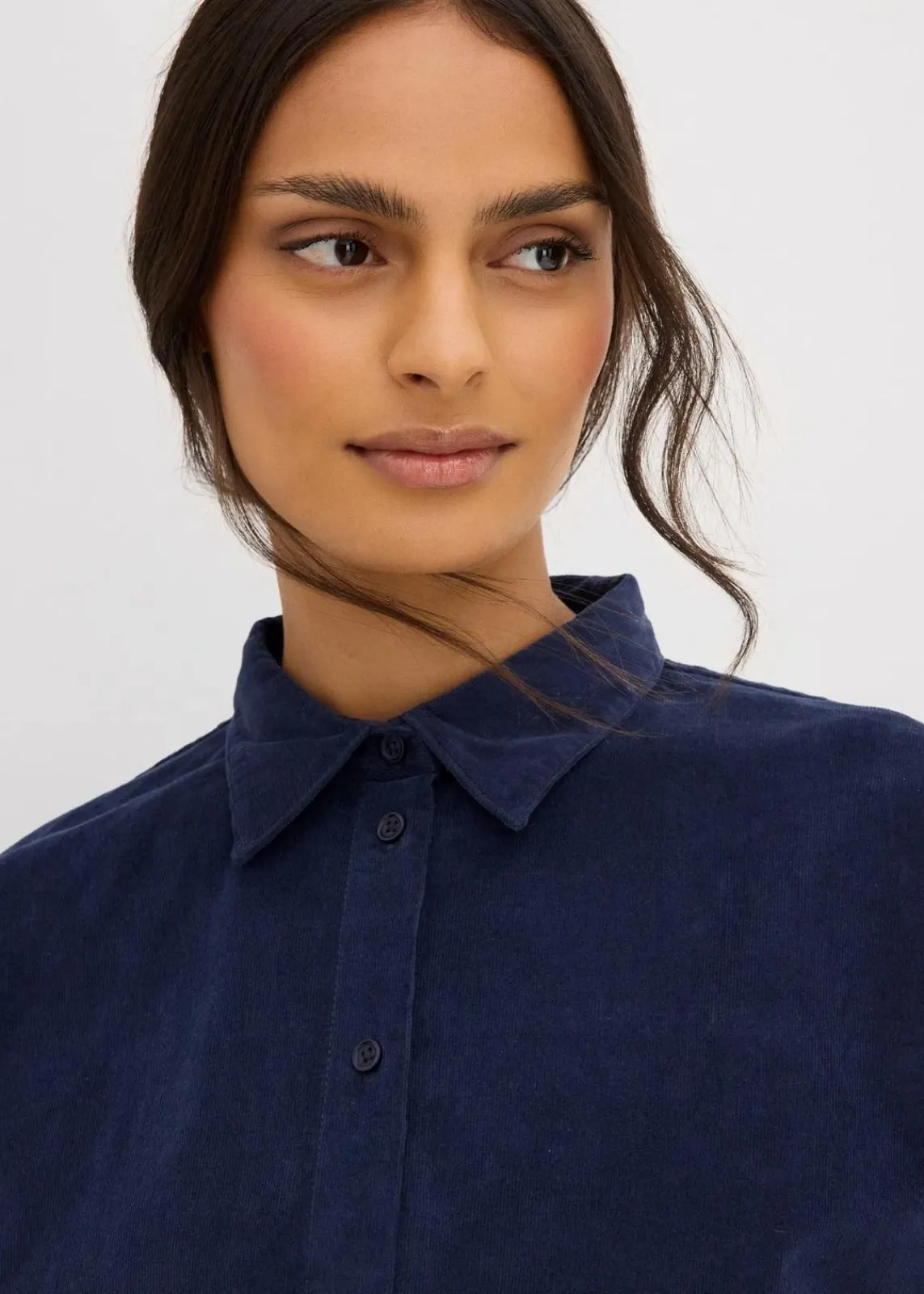 bonprix Bekleidung·Jacken & Mäntel|Nachhaltigere Materialien^Oversize Cordhemd dunkelblau
