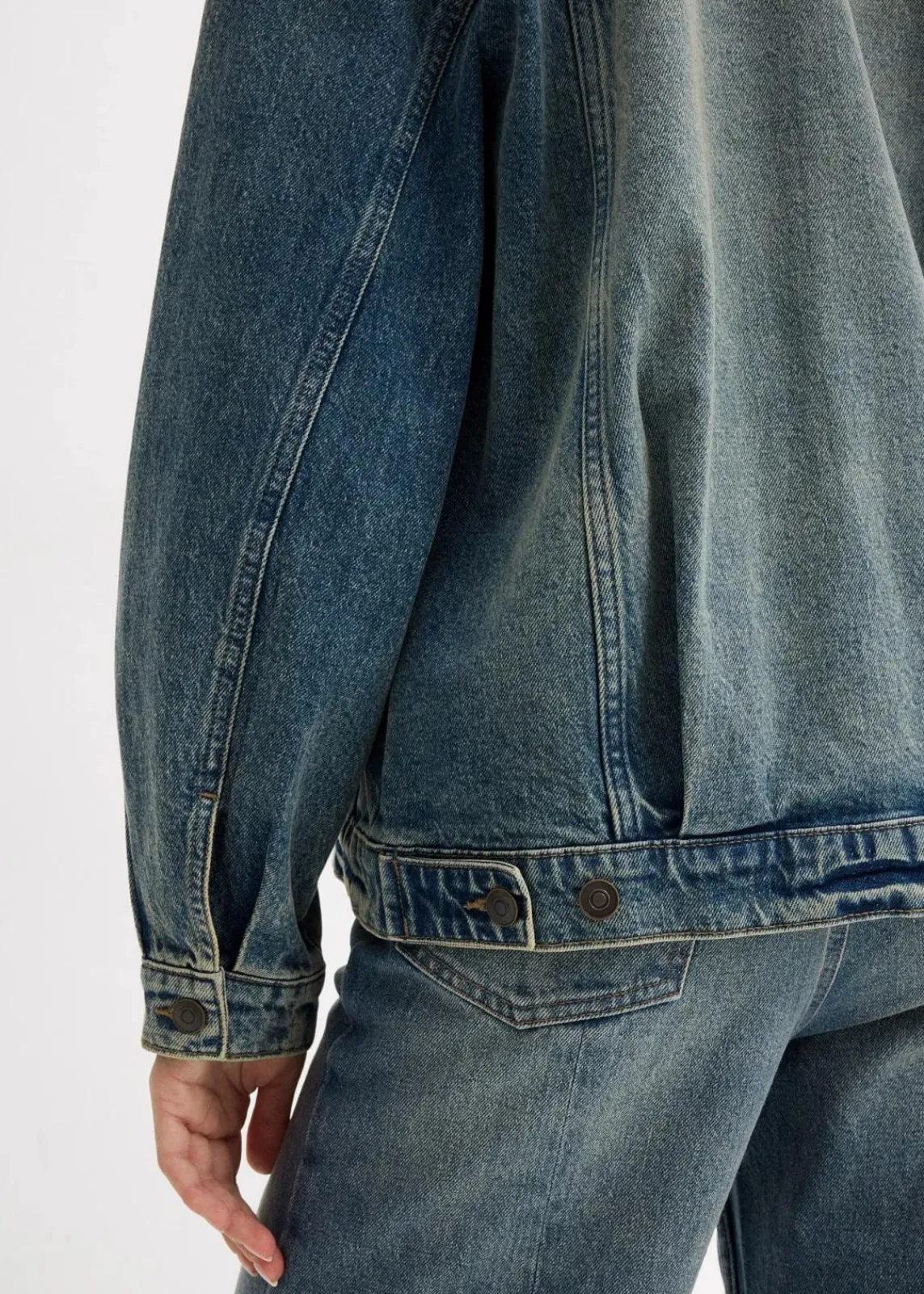bonprix Bekleidung·Hosen|Jacken & Mäntel^Oversize Jeansjacke hellblau denim used
